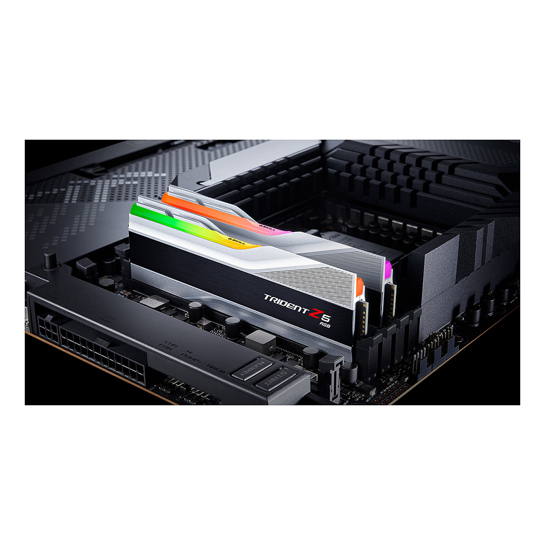 RAM Memorie DDR5 G.Skill Trident Z5 RGB / 32GB(2x16GB) / UDIMM / 6400MHz / CL32 / 288-pin - 9