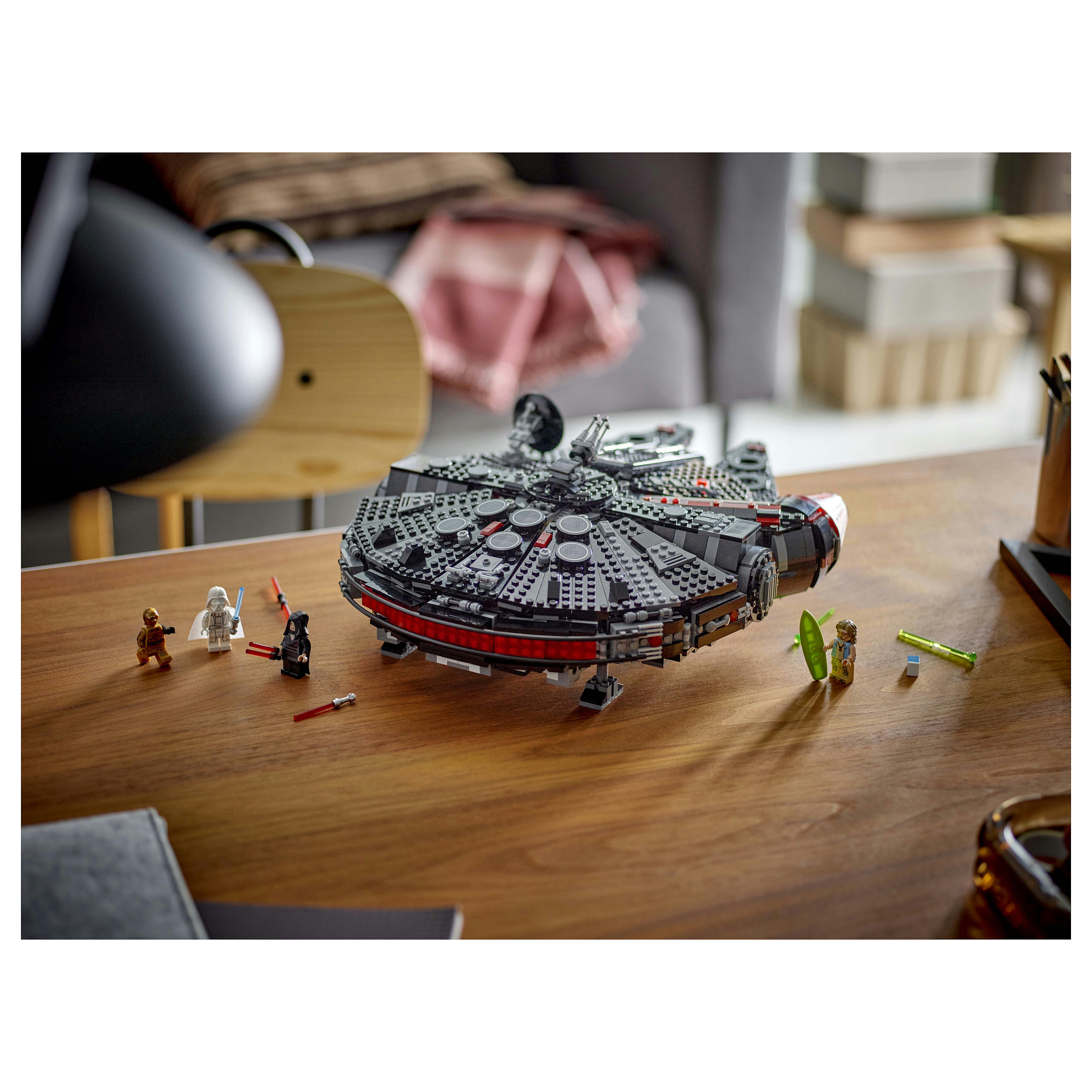 LEGO Star Wars Dunkler Millennium Falke 75389 - 21