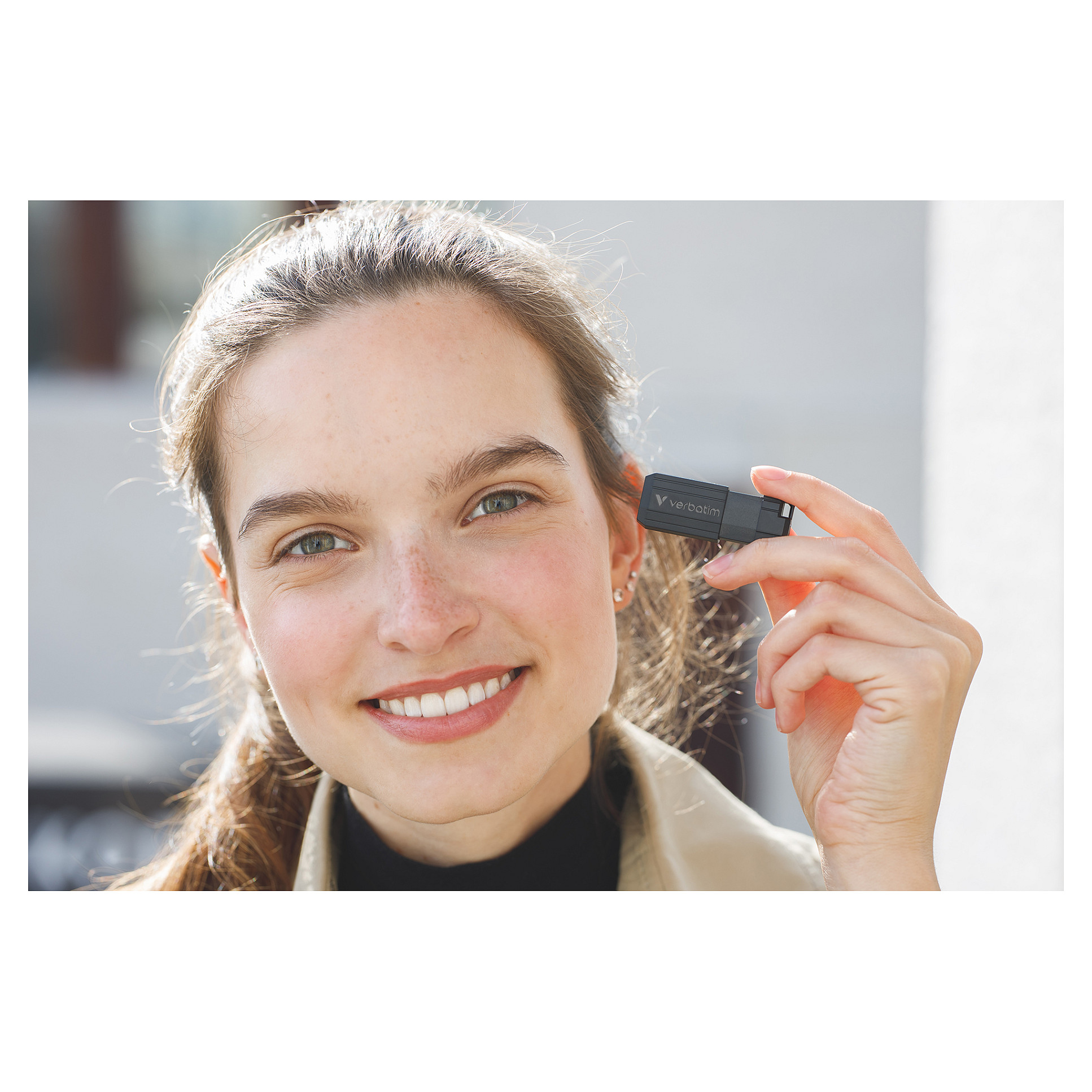 USB Flash Drive Verbatim Store'n'Go PinStripe / 32GB / 2.0 – Zezë - 2