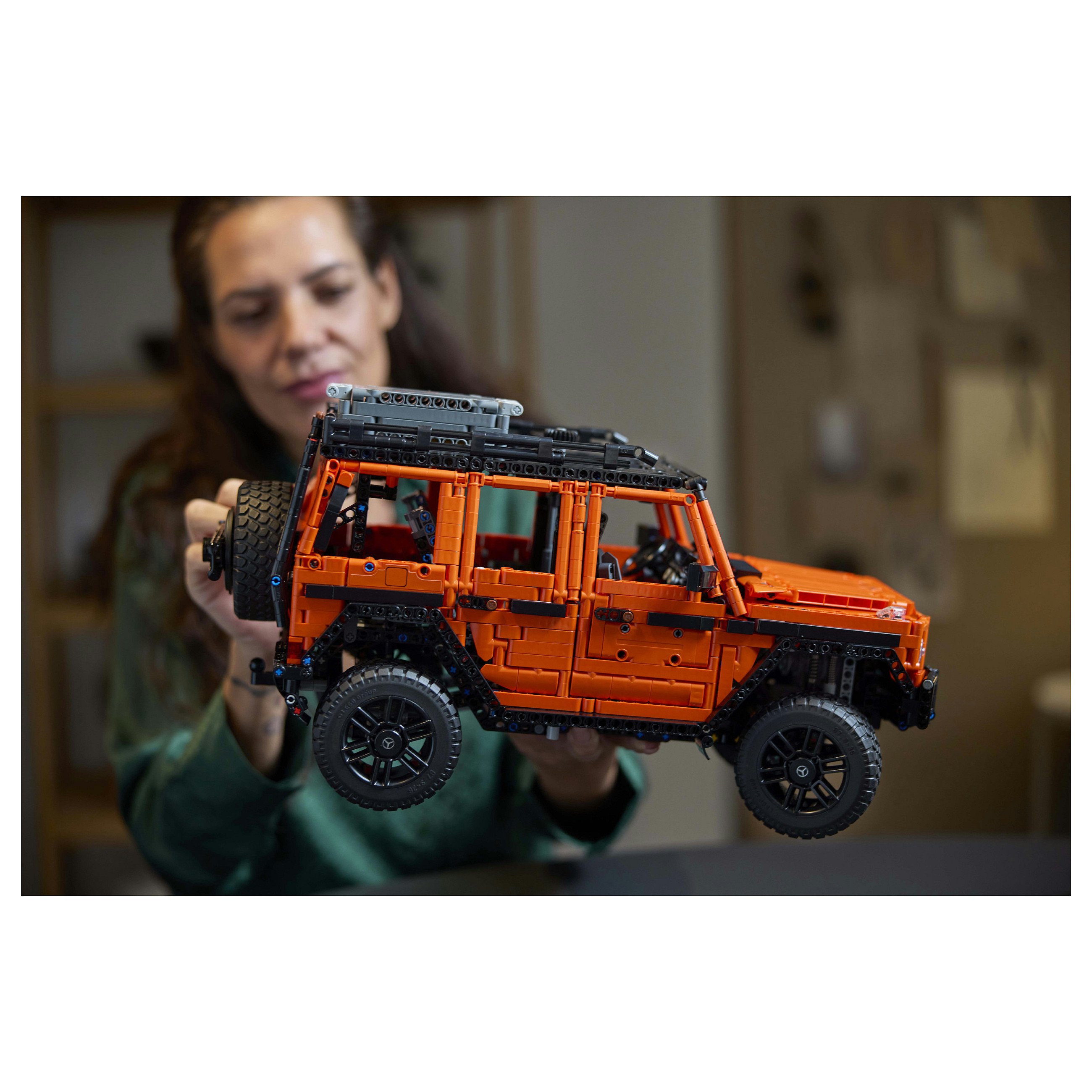 LEGO Technic Mercedes-Benz G500 Professional Line 42177 - 7