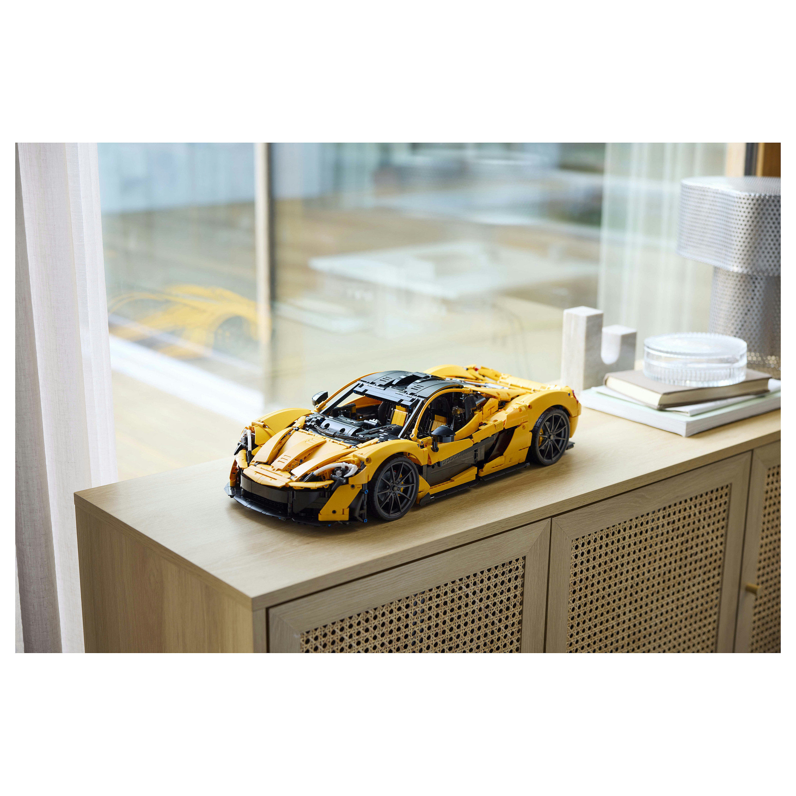 LEGO Technic McLaren P1 - 27