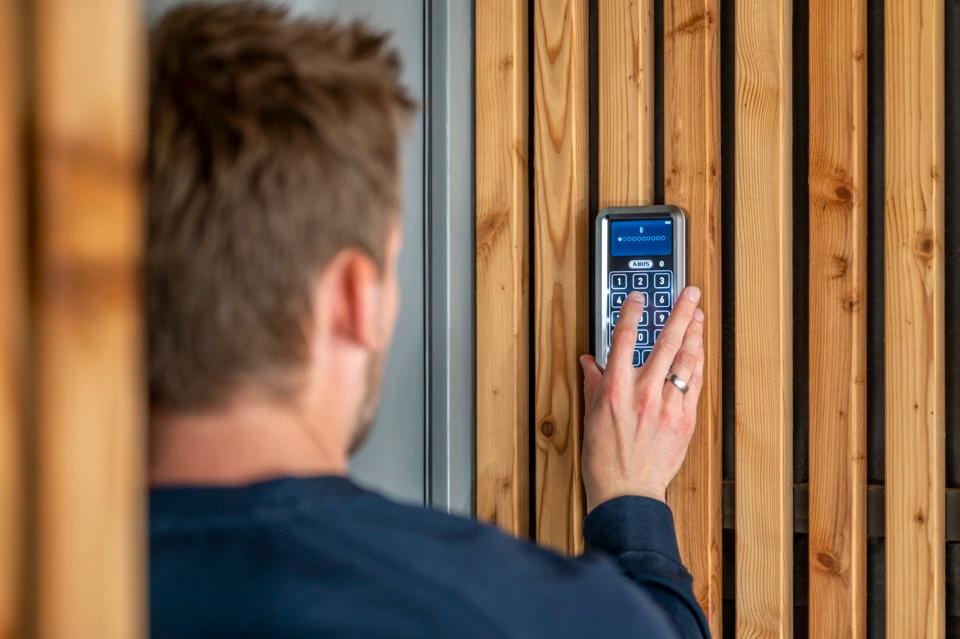 Telekomandë ABUS HomeTec Pro CFT3100 W / Bluetooth / Wireless / Ekran me prekje – Bardhë - 2