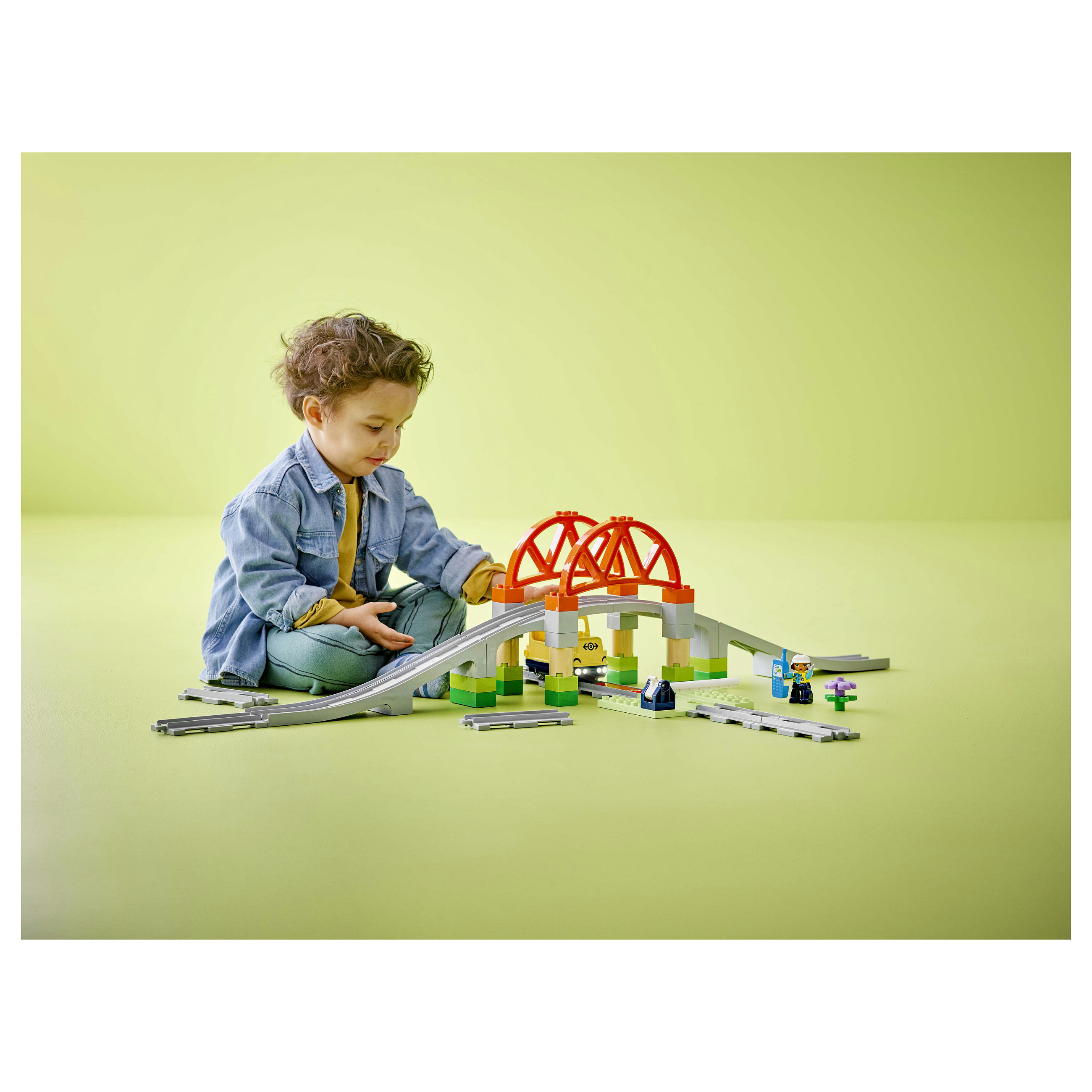 LEGO DUPLO Town – Train Bridge & Tracks Expansion Set 10426 - 5