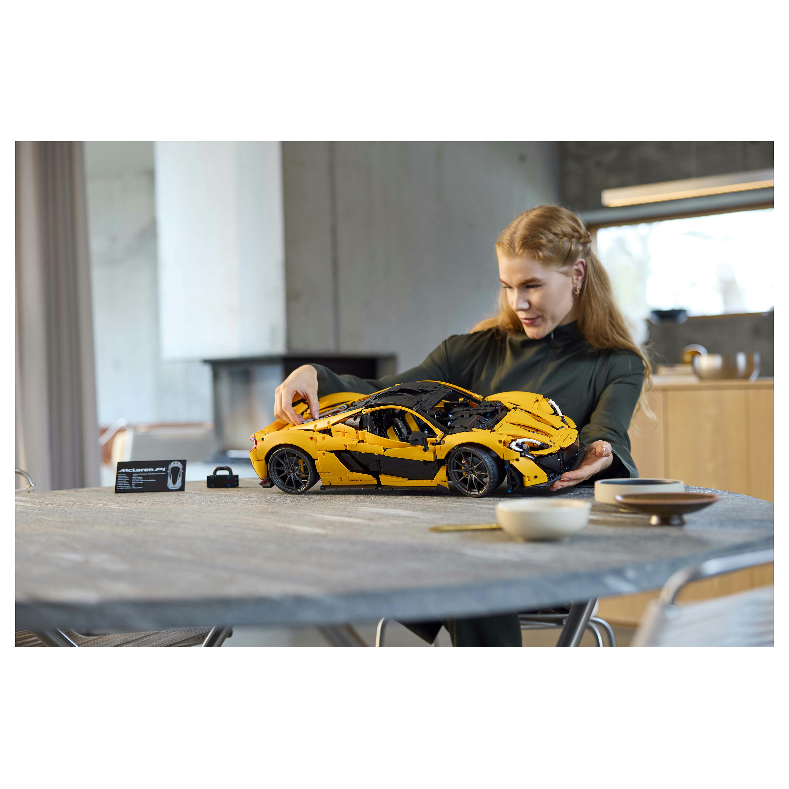 LEGO Technic McLaren P1 - 4