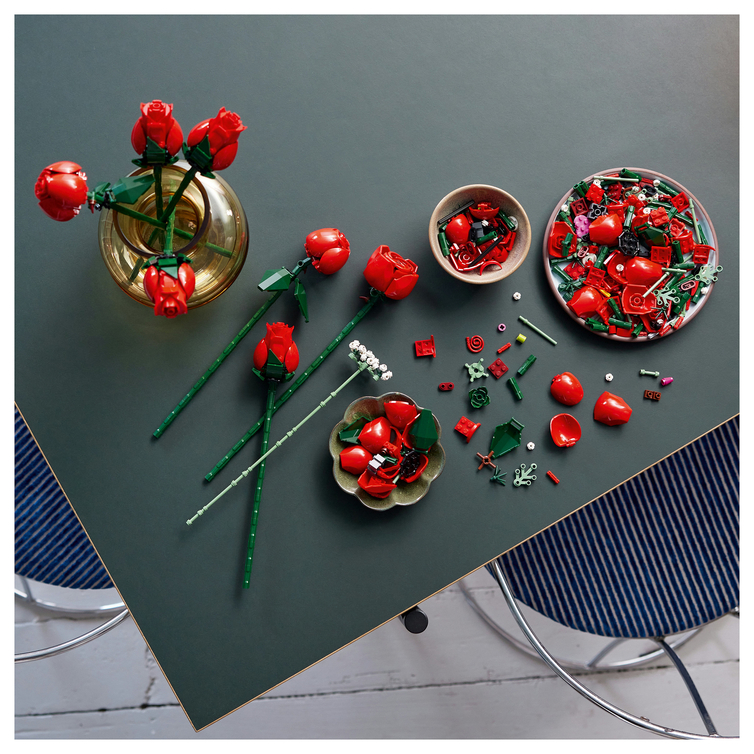 LEGO Icons Bouquet of Roses 10328 - 15