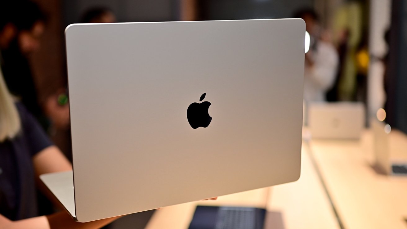 MacBook Air M5 13.6" / 10 CPU / 8 GPU / 16GB / 512GB / 30W - Silver - 4