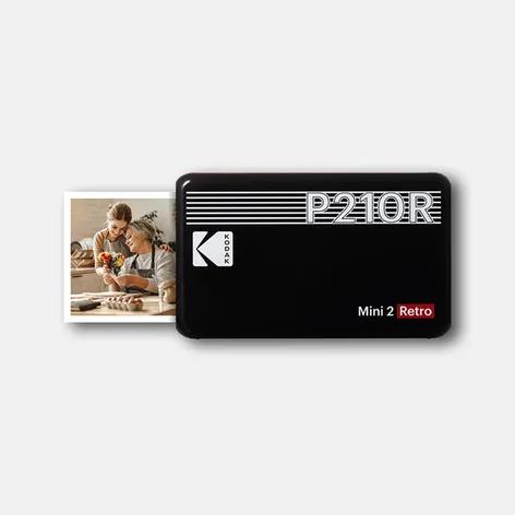 Printer për foto portativ KODAK Mini 2 Retro P210R, sublimim termik 4PASS, Bluetooth, 291 × 300 DPI, 5.3 × 8.6 cm, 8 foto të përfshira – Zezë