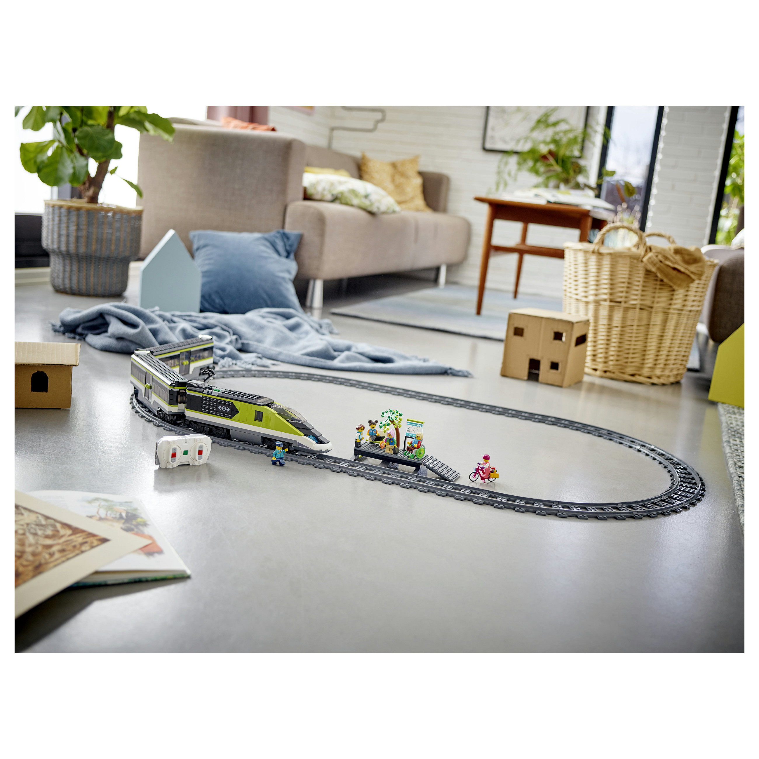 LEGO City – Passenger High-Speed Train - 9