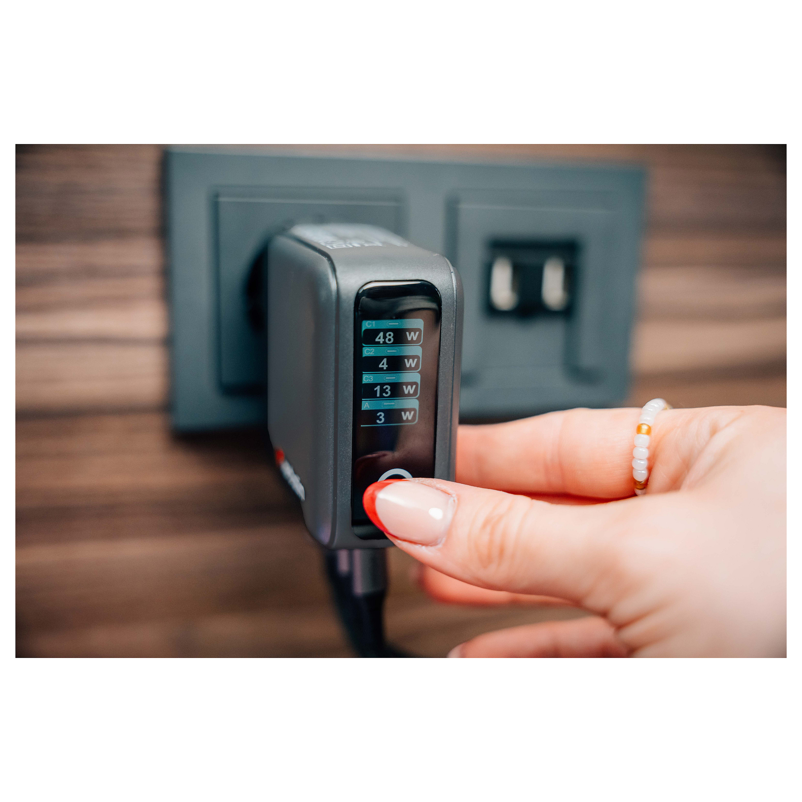 Adapter Verbatim Mini GaN 140W me Ekran - Zezë - 13