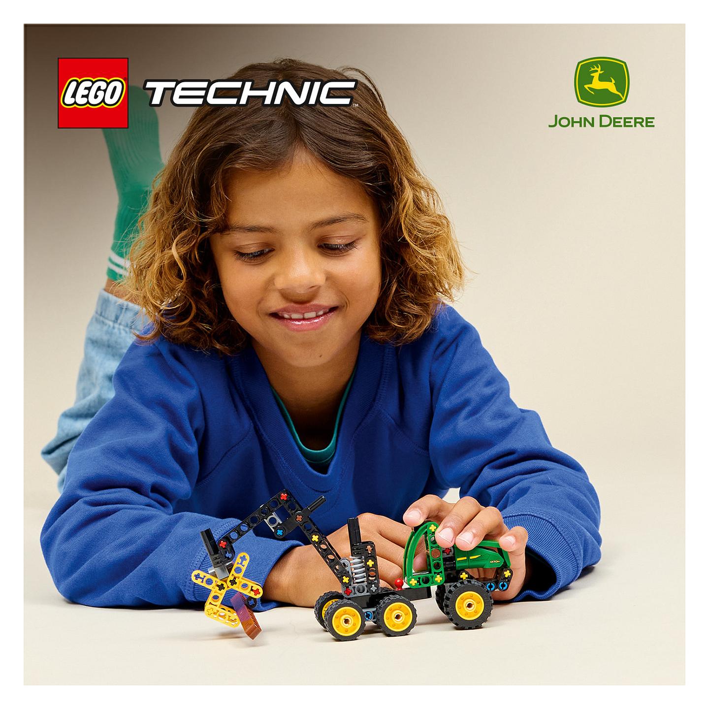 LEGO Technic John Deere 1470H Wheeled Harvester 42218 - 30
