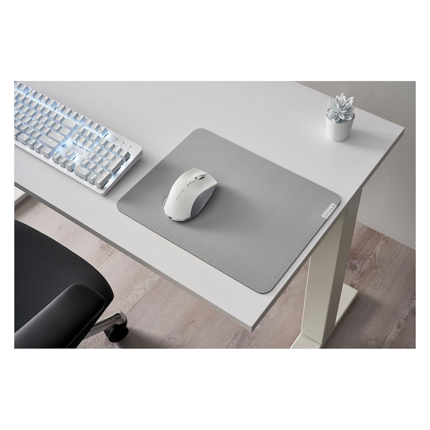 Mauspad Razer Pro Glide / Sipërfaqe Mikro-Tekstile / Bazë Kundër Rrëshqitjes / 360 x 275 mm - Gri - 4