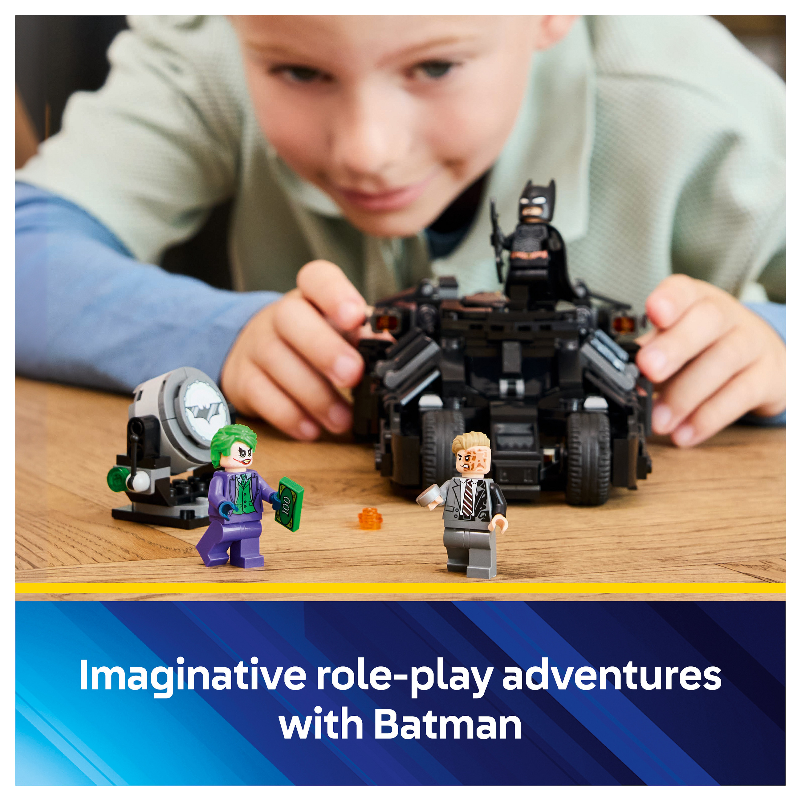 LEGO 76303 DC Super Heroes Batman Tumbler vs Two-Face & The Joker - 20