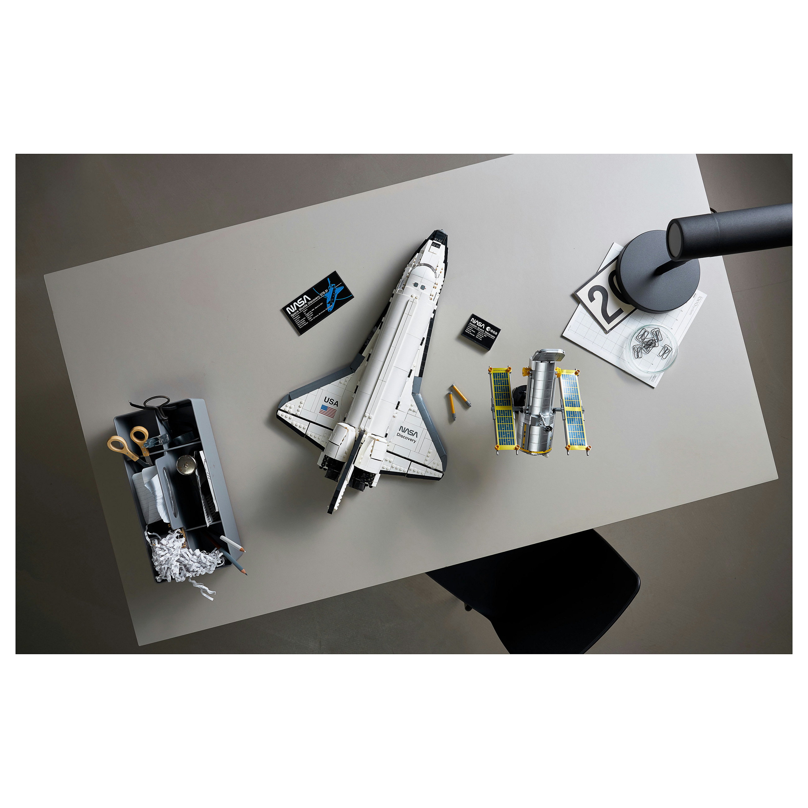 Lego Creator Expert NASA Space Shuttle Discovery - 30