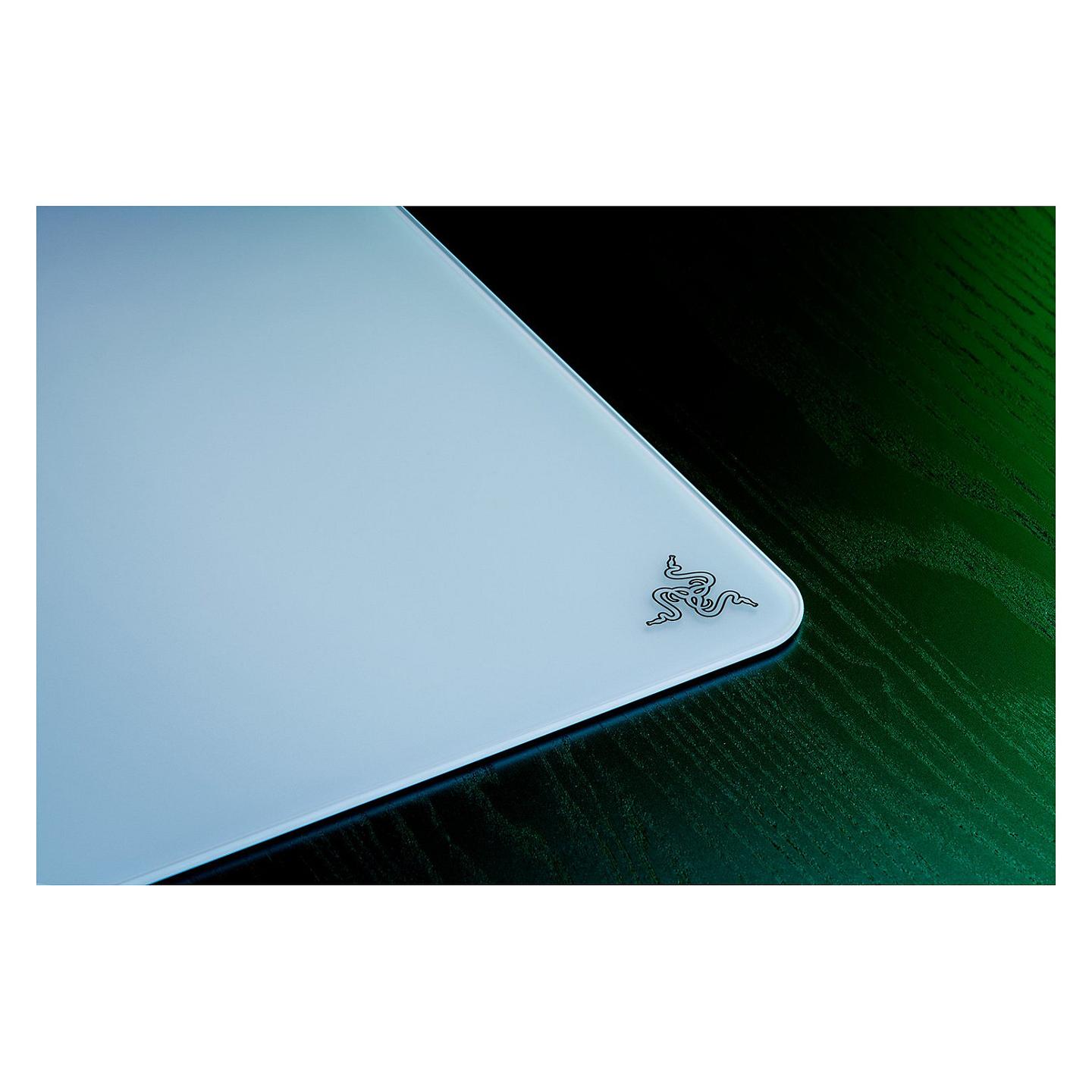 Mauspad Gaming Razer Atlas, Xham i Temperuar, 400 x 450 x 4mm, Sipërfaqe Ultra e Lëmuar, Bazë Antirrëshqitëse - Bardhë - 6