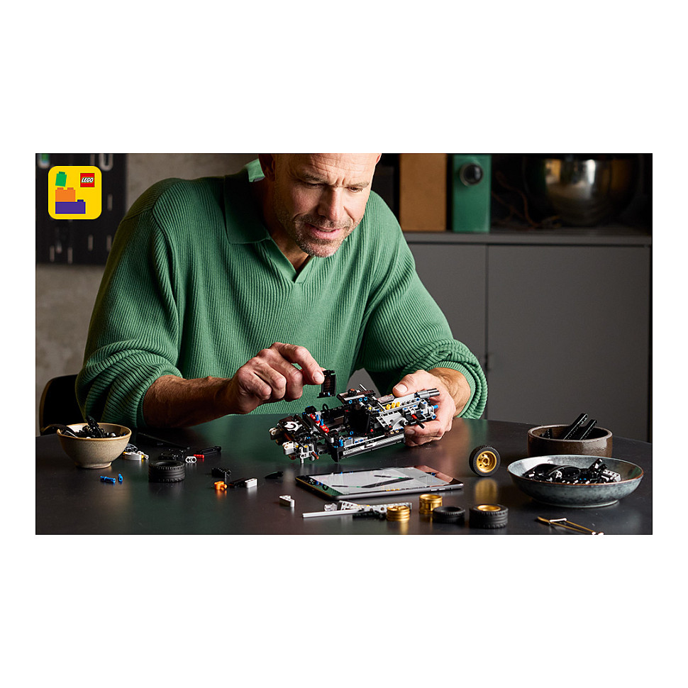 LEGO Technic 1966 Ford GT40 MKII Race Car 42223 - 20