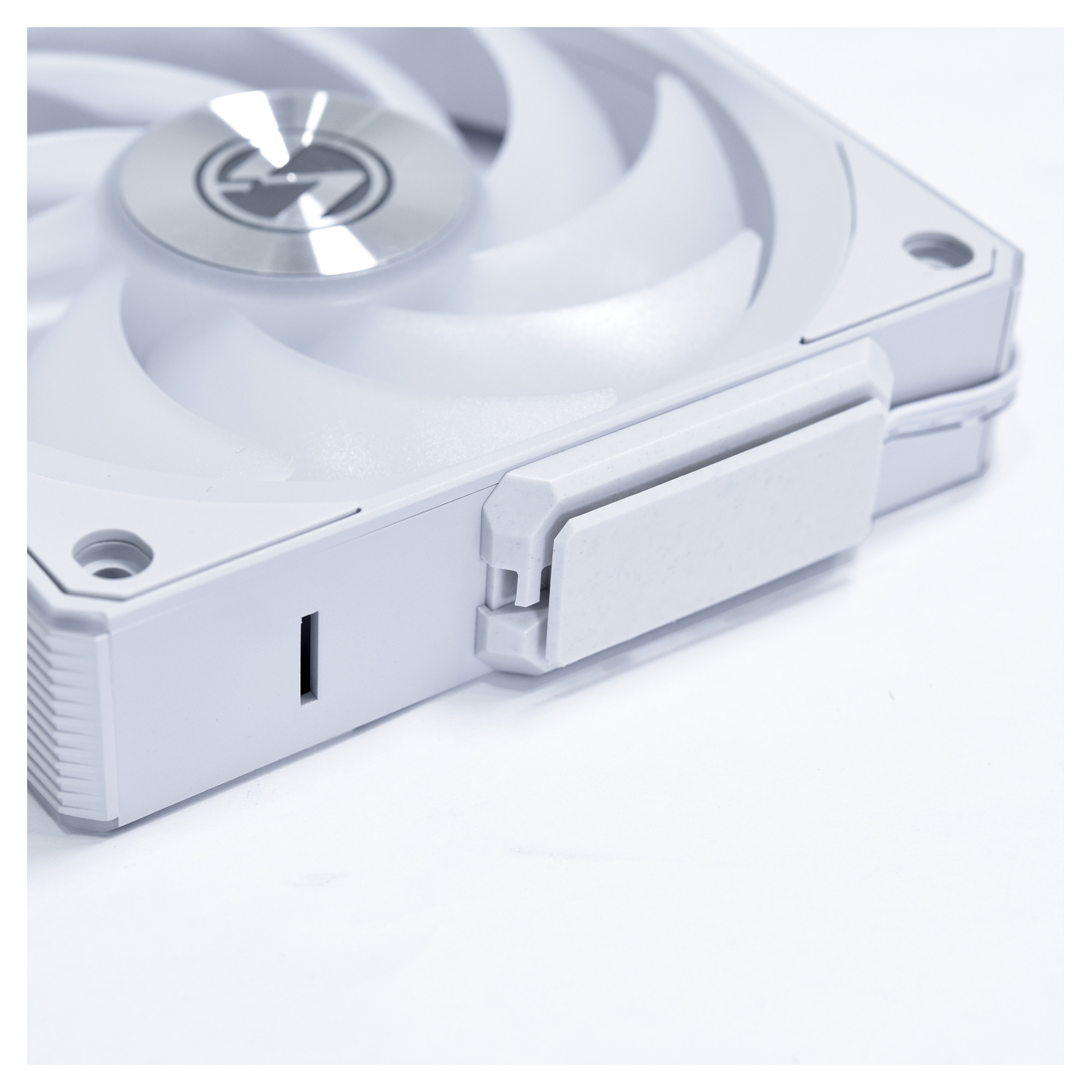 Ftohës për Kasë Lian Li UNI FAN CL Wireless / 120mm / 250-2150 RPM / ARGB / PWM / 3-Pack – Bardhë - 15