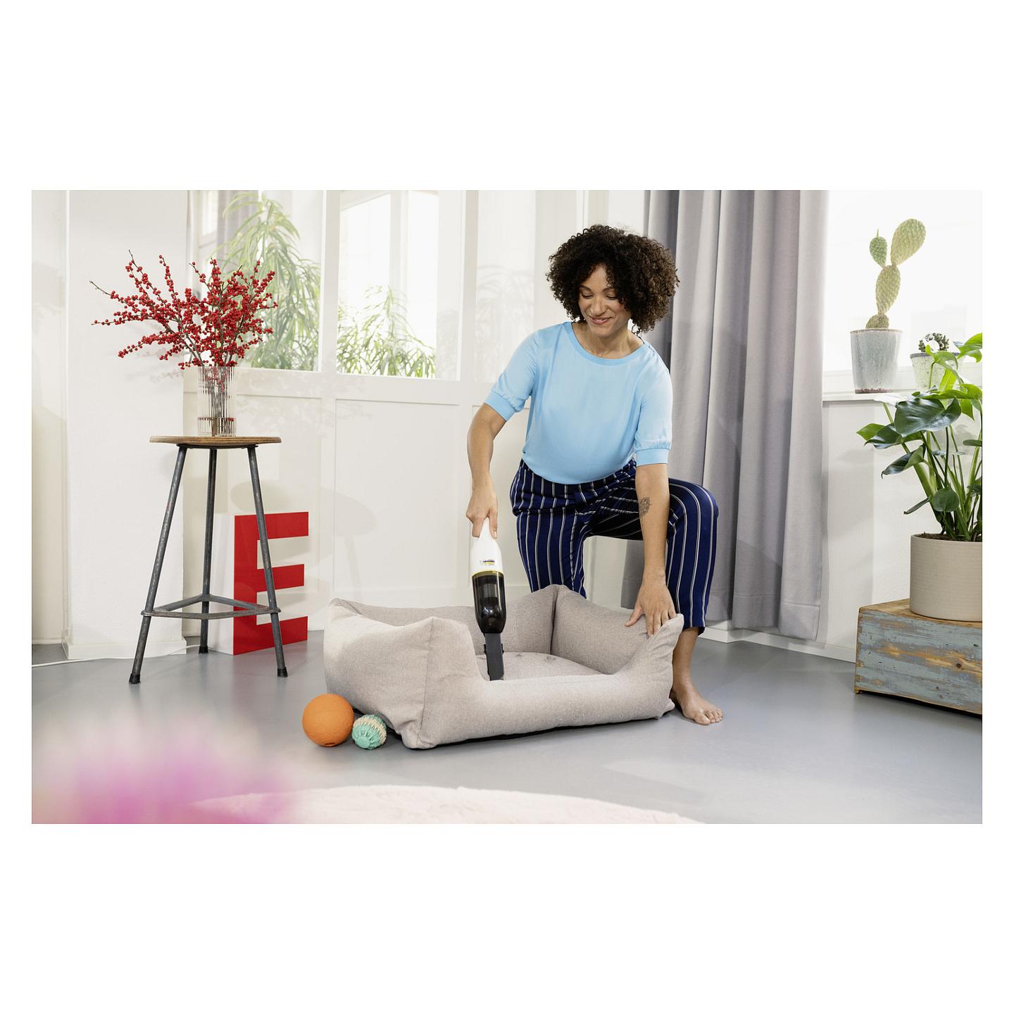 Fshesë me Vakum Kärcher CVH 2 / 70W / 0.15L / 10min / Li-Ion 7.2V / HEPA – Bardhë - 2