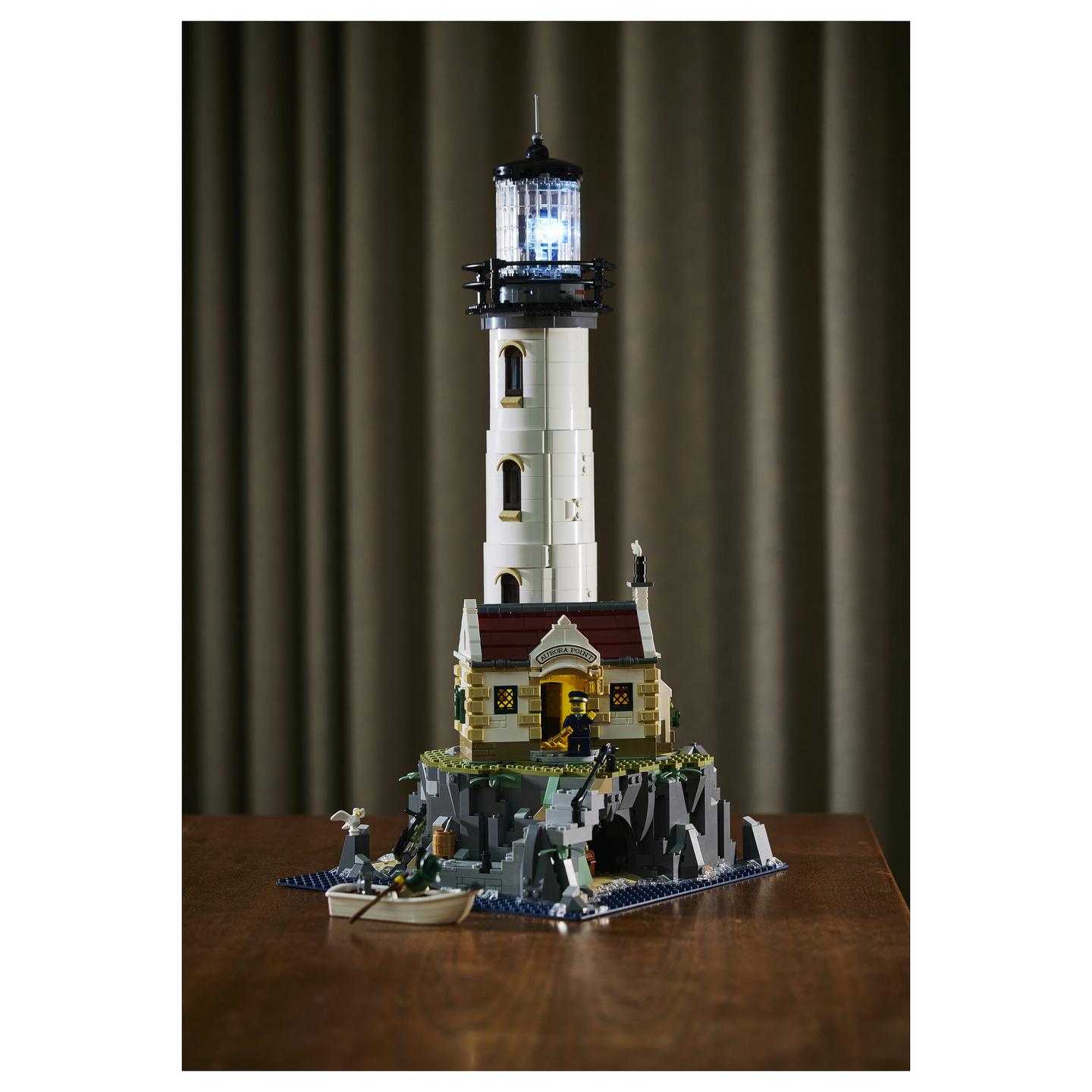 LEGO Ideas Motorised Lighthouse 21335 - 32