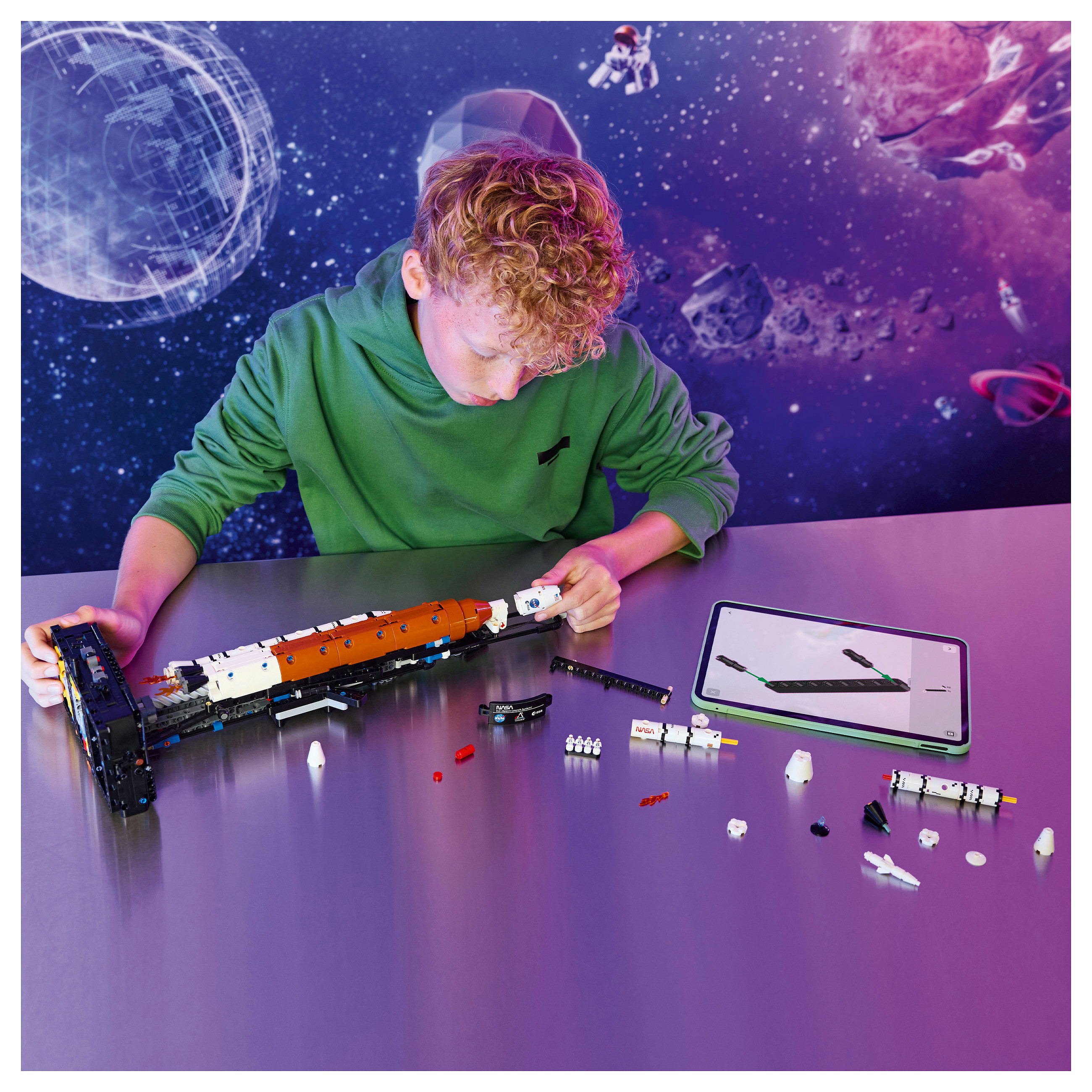 LEGO Technic NASA Artemis Space Launch System Rocket 42221 - 6