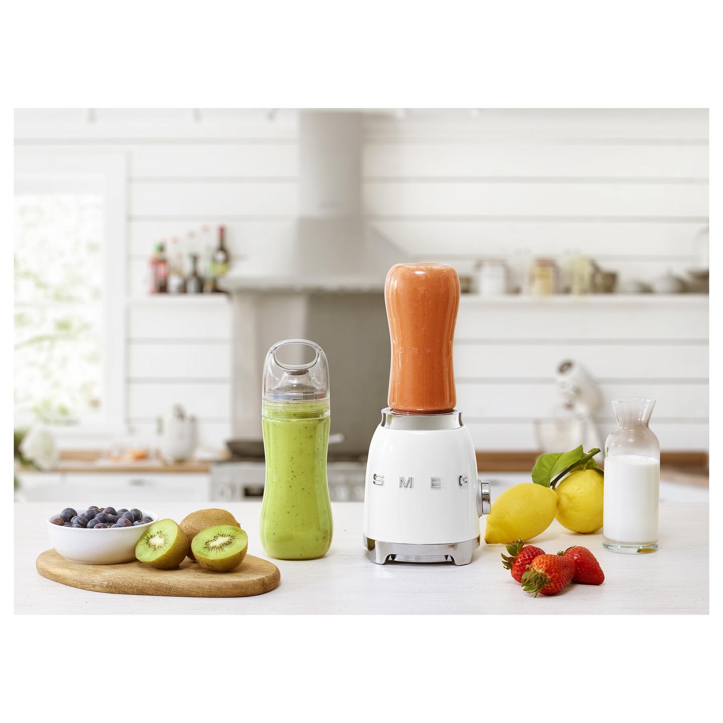 Blender Personal Smeg PBF01WHEU, 300W, 2 Shpejtësi, 2 Shishe Tritan Renew nga 600ml - Bardhë - 3