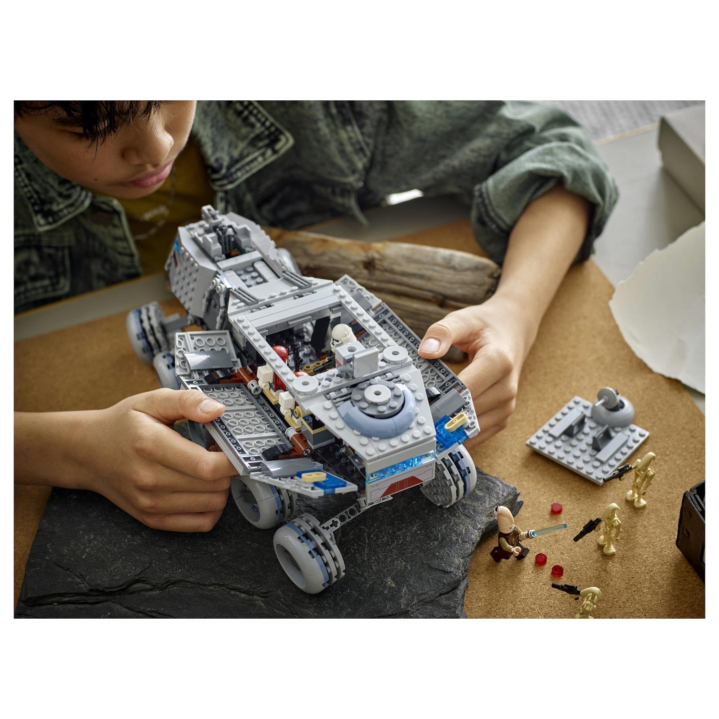 LEGO Star Wars Republic Juggernaut - 8