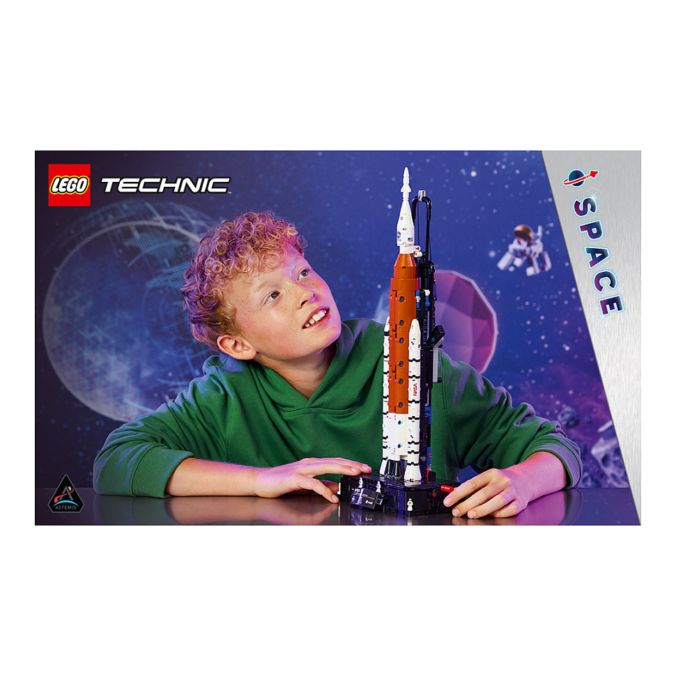 LEGO Technic NASA Artemis Space Launch System Rocket 42221 - 23