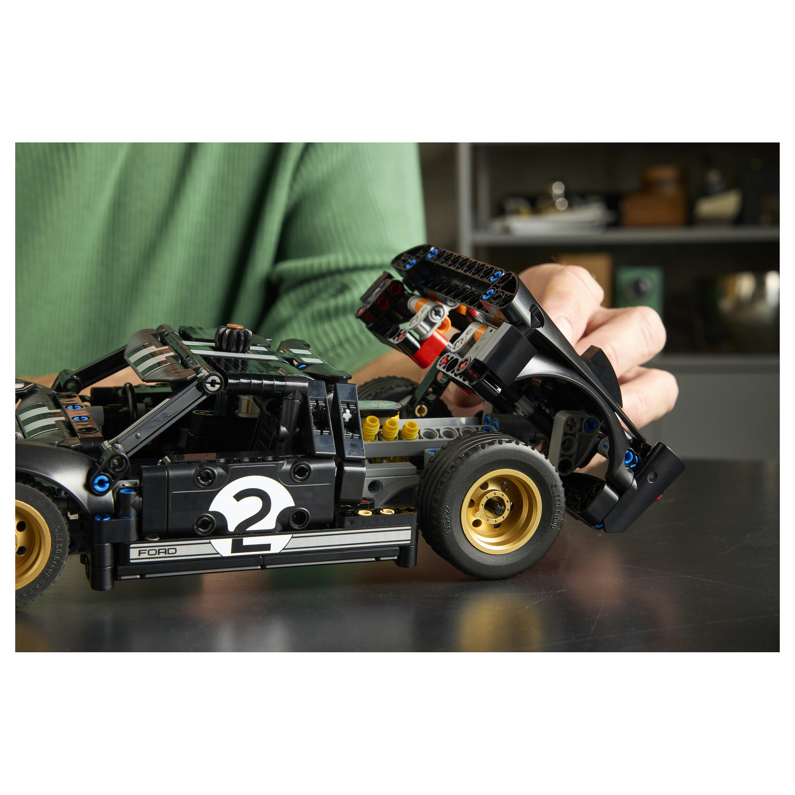 LEGO Technic 1966 Ford GT40 MKII Race Car 42223 - 26
