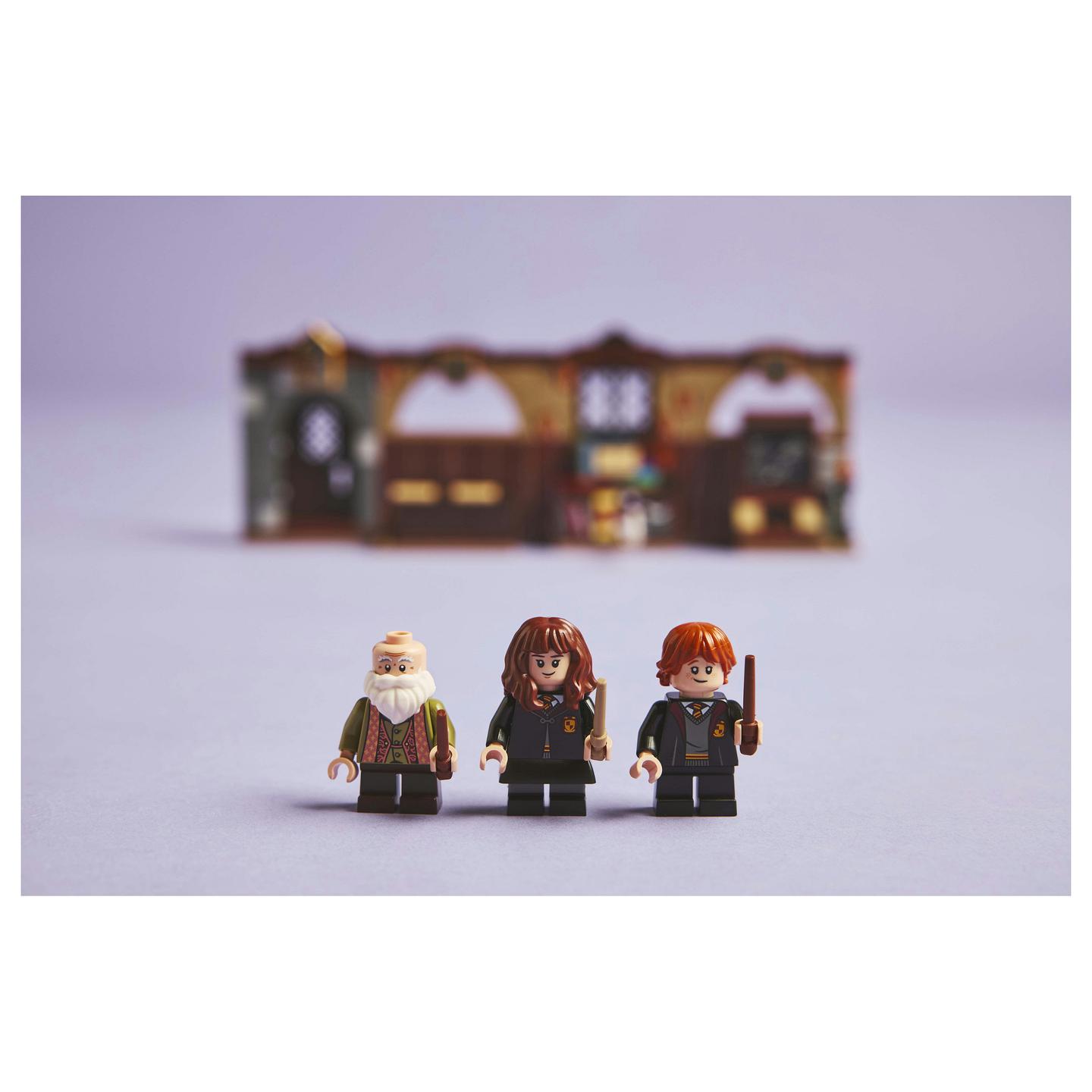 LEGO Harry Potter Hogwarts Castle: Charms Class - 6