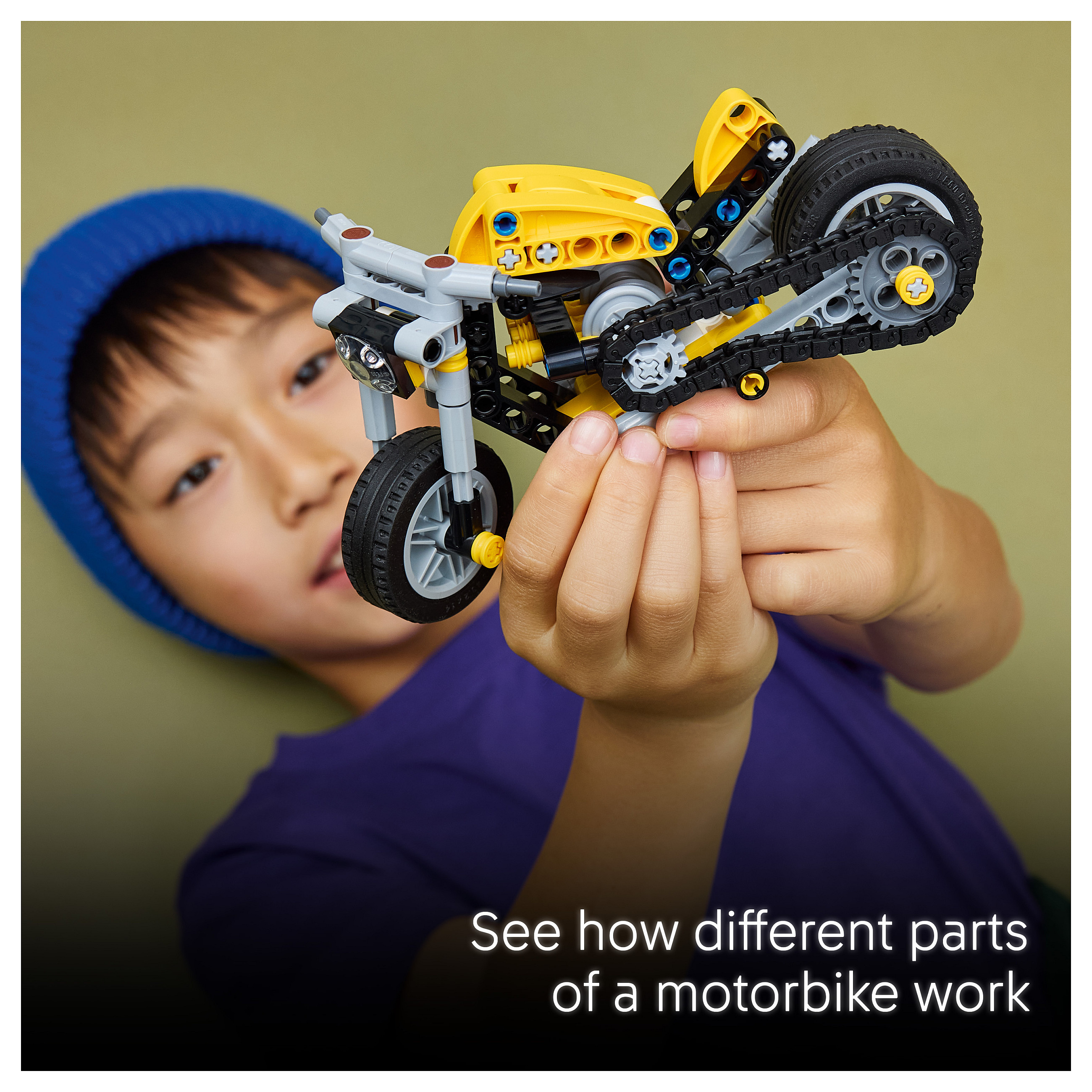 LEGO Technic Yellow Motorbike 42225 - 31