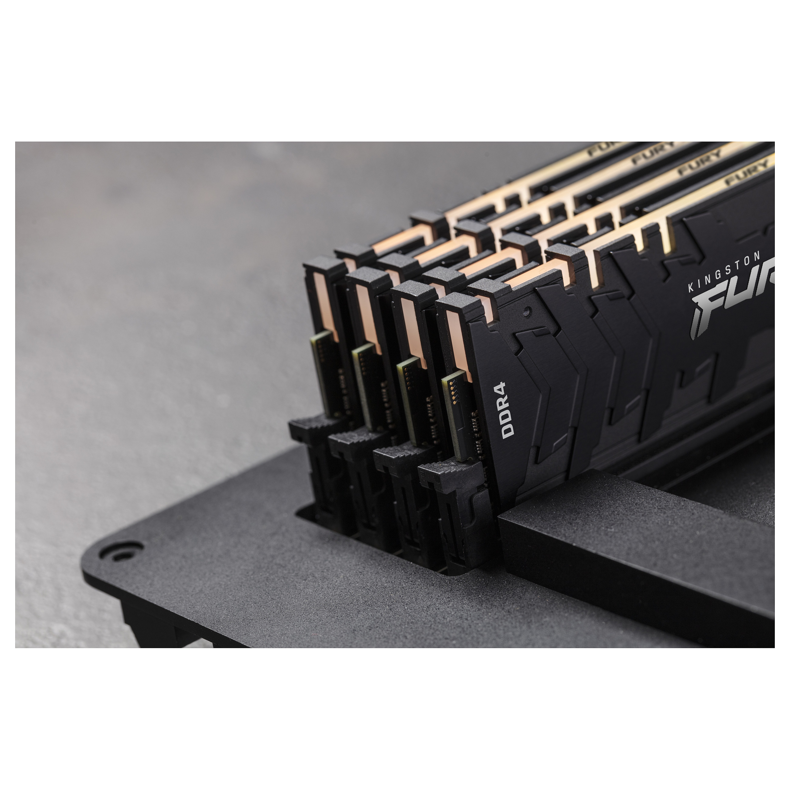 RAM Memorie DDR4 Kingston FURY Renegade RGB / 64GB (2x32GB) / DIMM / 3200 MHz / 288-pin - Zezë - 21