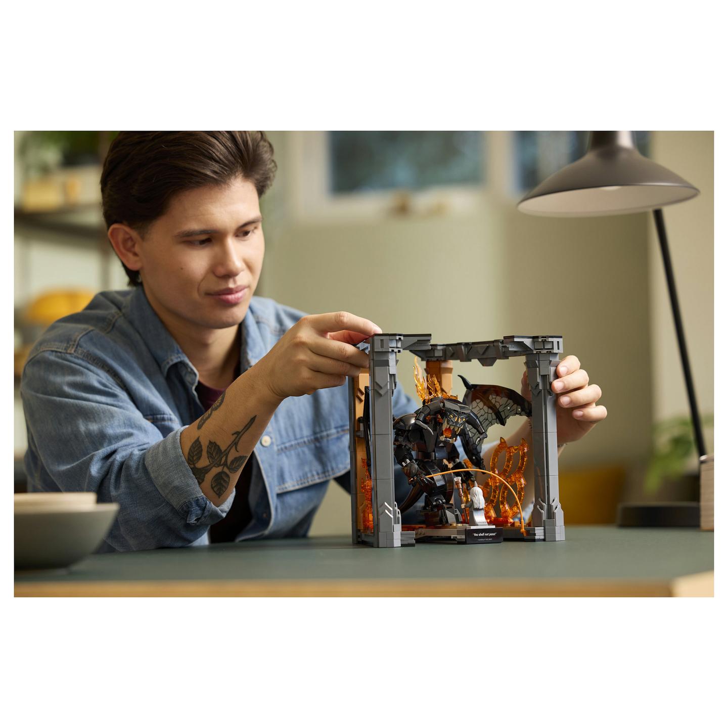 LEGO Icons The Lord of the Rings: Gandalf vs. Balrog 10367 - 27