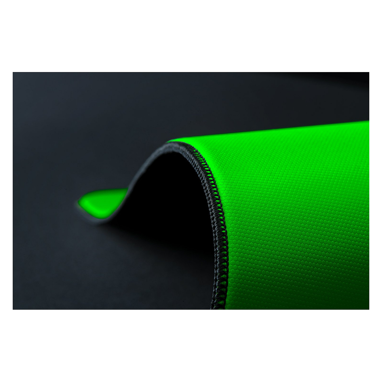 Mauspad Gaming Razer Gigantus V2 Pro L / Max Control / Sipërfaqe Tekstile / GlideCore Foam / Bazë Kundër Rrëshqitjes / 500 x 480 mm - Zezë - 2