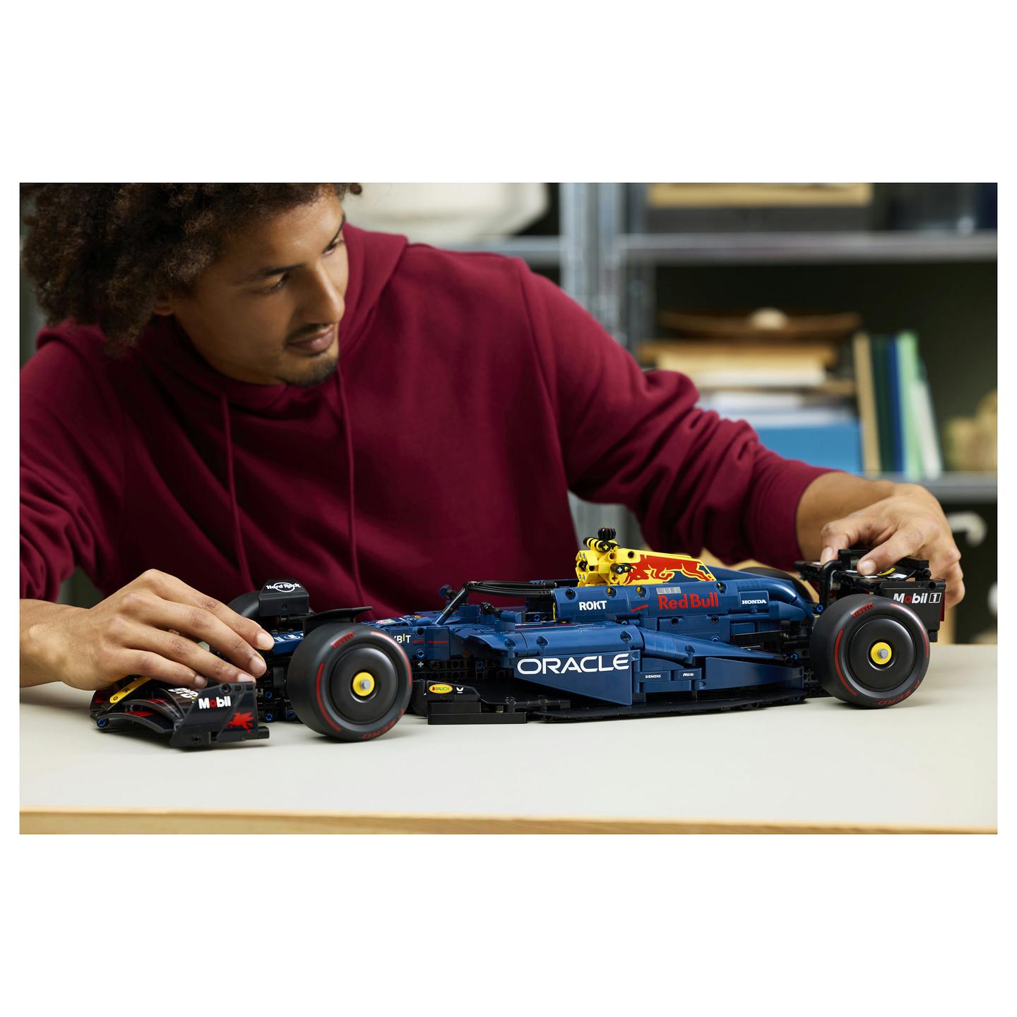 LEGO Technic Oracle Red Bull Racing RB20 F1 Race Car 42206 - 25