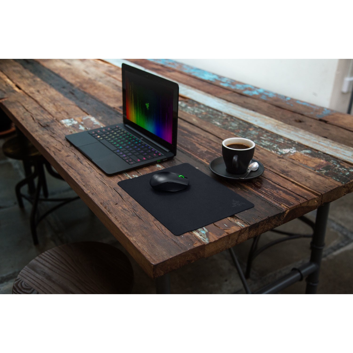 Mauspad Gaming Razer Goliathus Mobile Stealth Edition / Sipërfaqe Tekstile / Dizajn i Hollë dhe Fleksibël / 215 × 270 × 1.5 mm - Zezë - 4