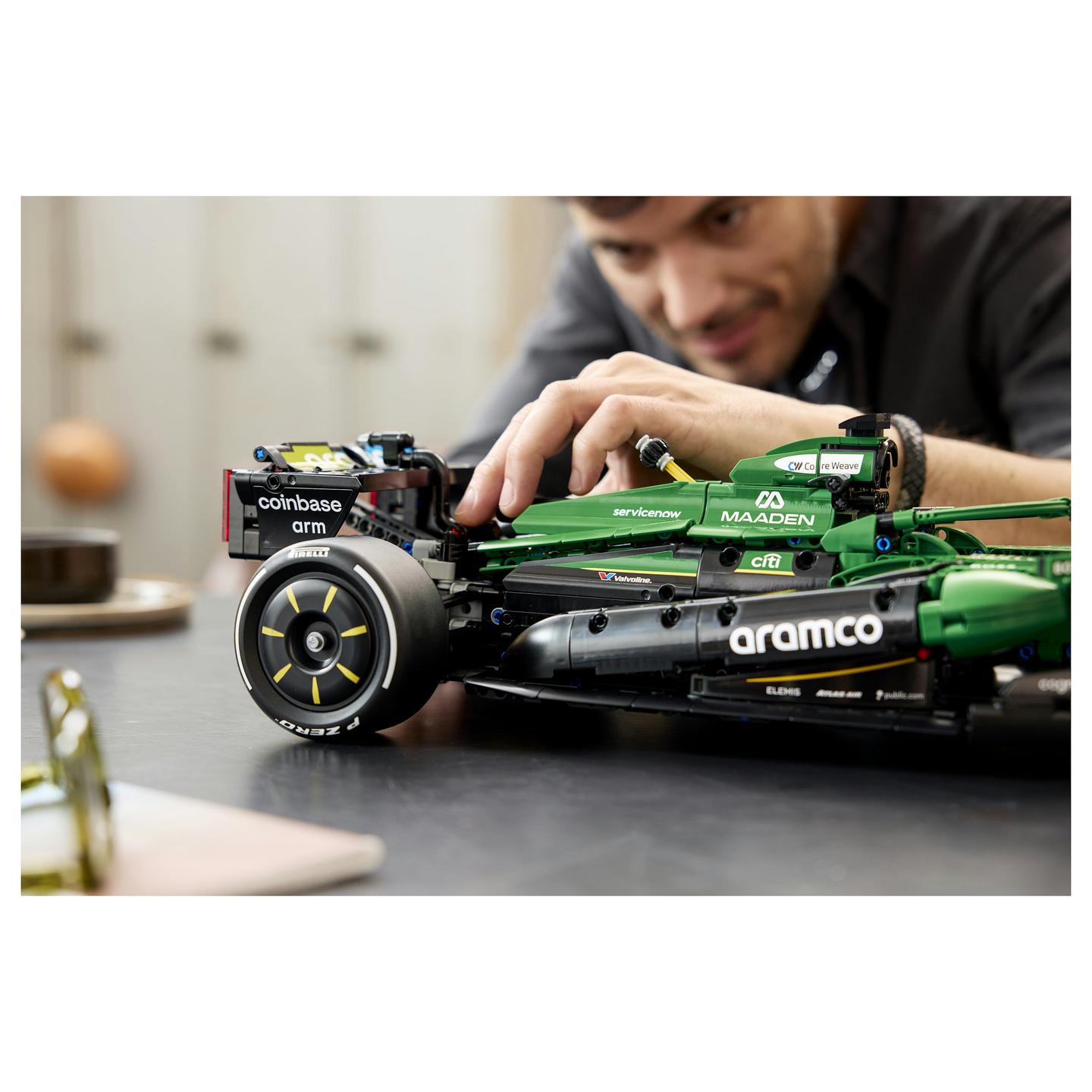 LEGO Technic 42240 - 26