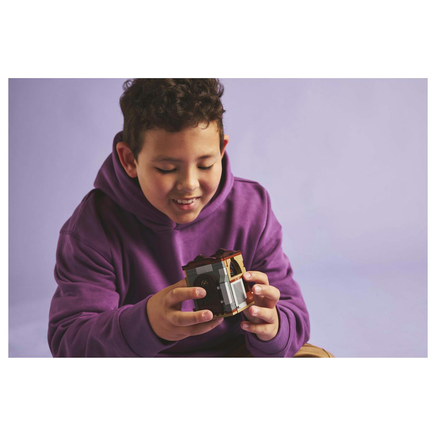 LEGO Harry Potter Hogwarts Castle: Charms Class - 4