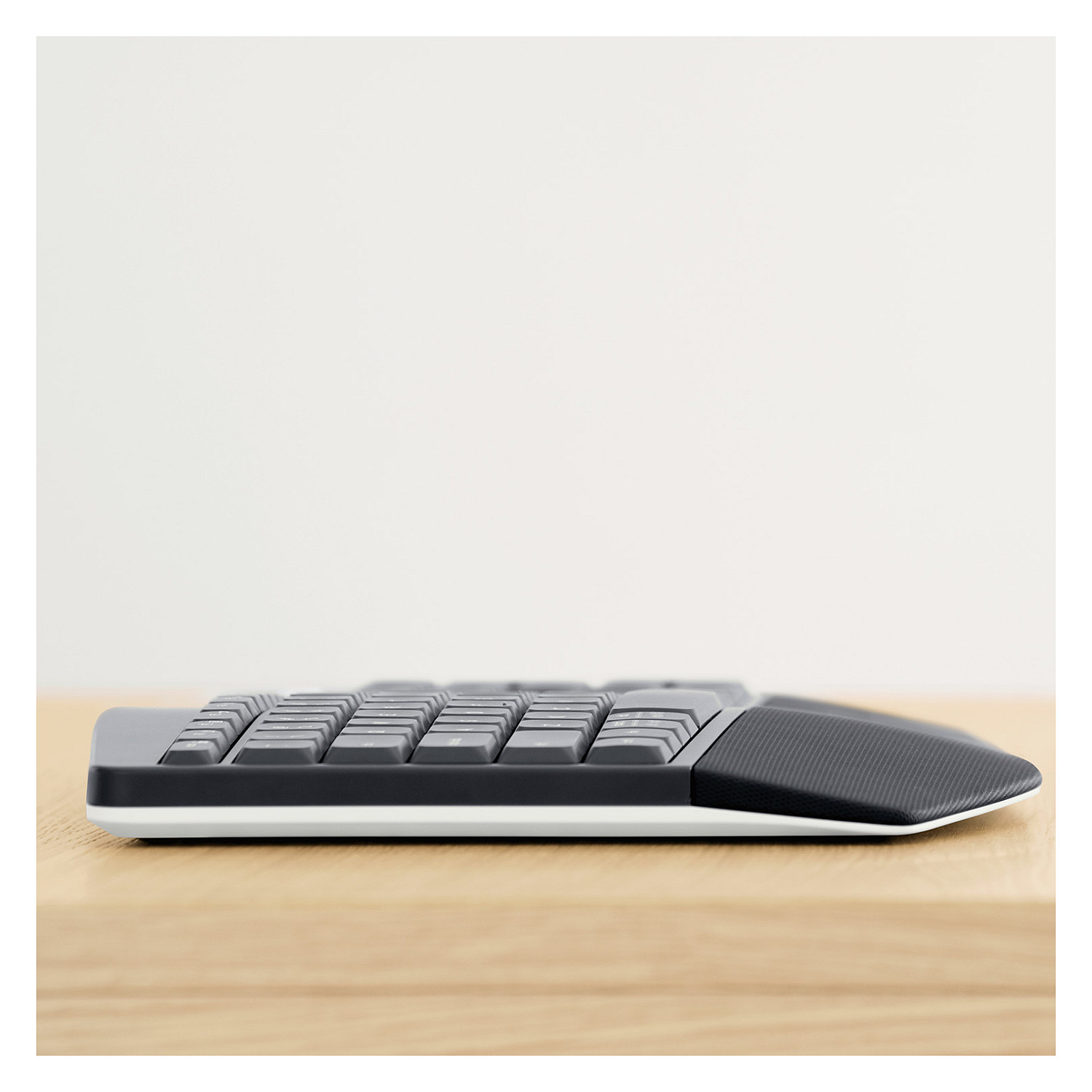 Combo (TastierĂ«&Maus) Logitech MK850 Performance Wireless Combo / Bluetooth + USB Unifying / 101 Taste / 8 Butona / Advanced Optical Tracking â ZezĂ« - 11