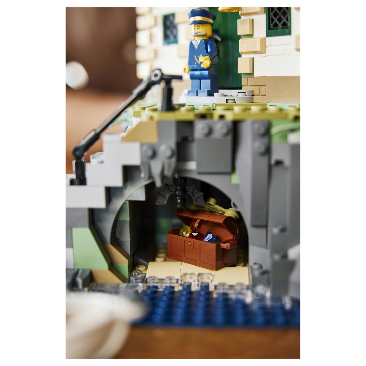 LEGO Ideas Motorised Lighthouse 21335 - 31