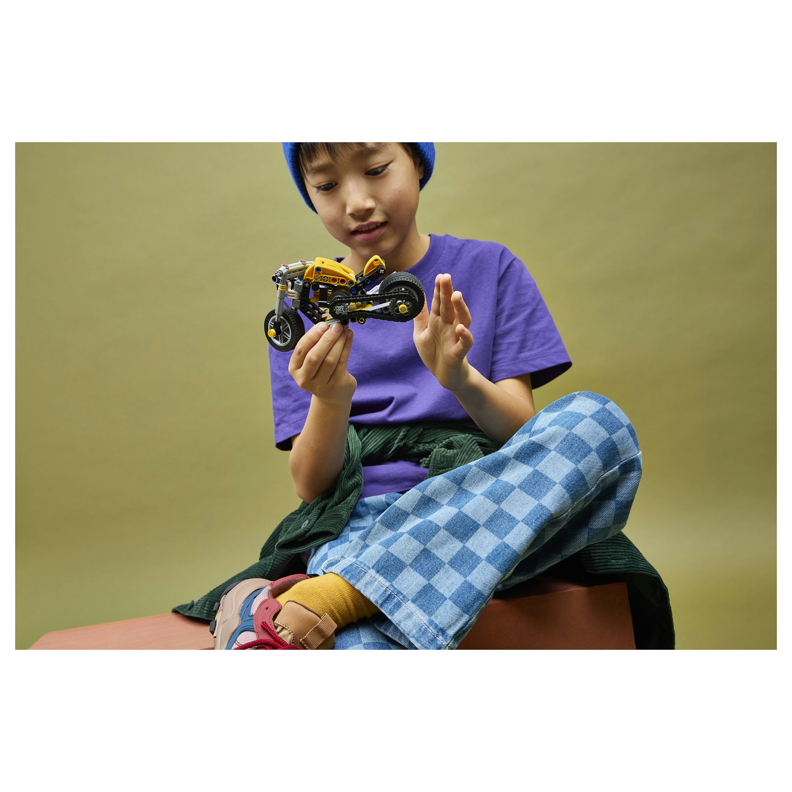 LEGO Technic Yellow Motorbike 42225 - 3