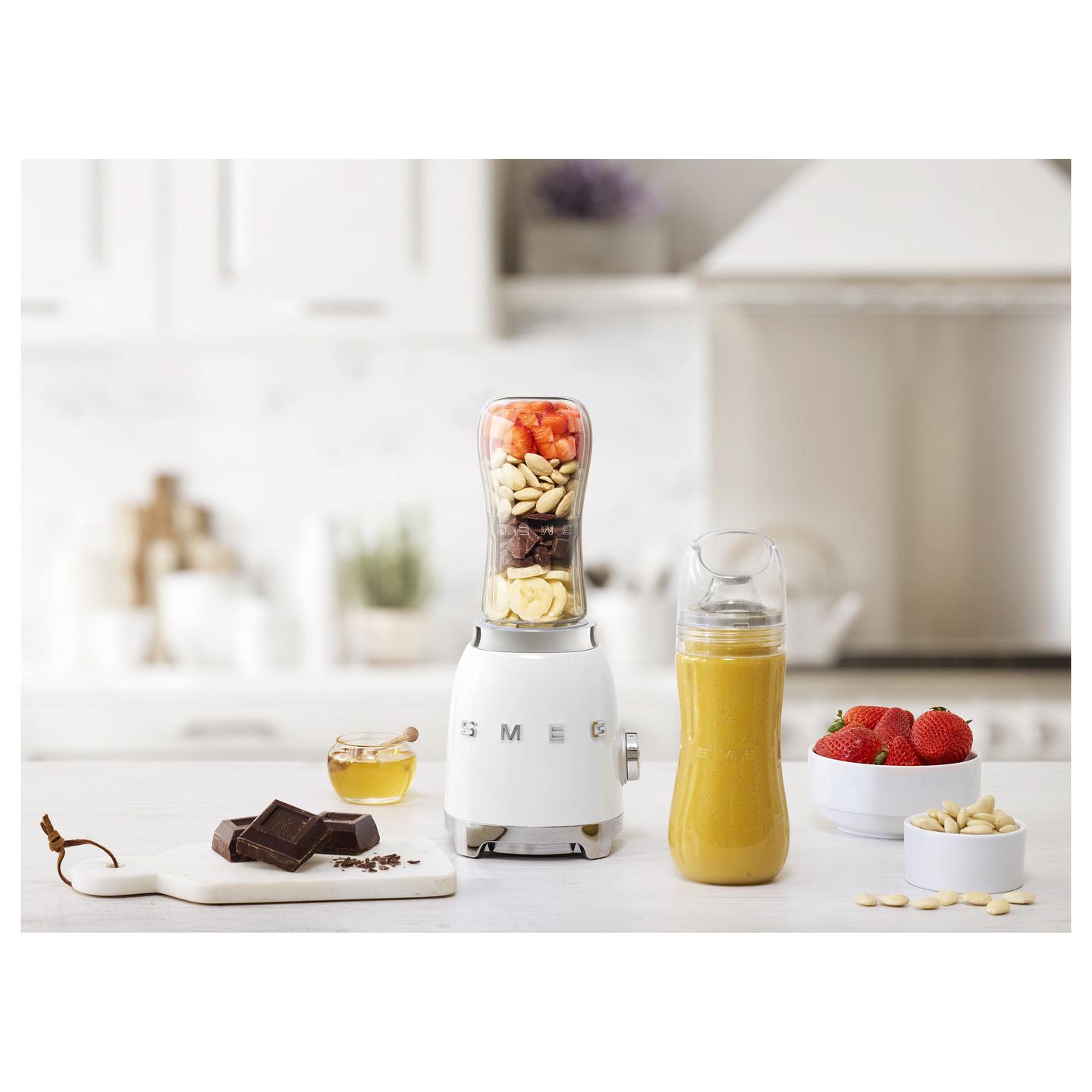 Blender Personal Smeg PBF01WHEU, 300W, 2 Shpejtësi, 2 Shishe Tritan Renew nga 600ml - Bardhë - 2