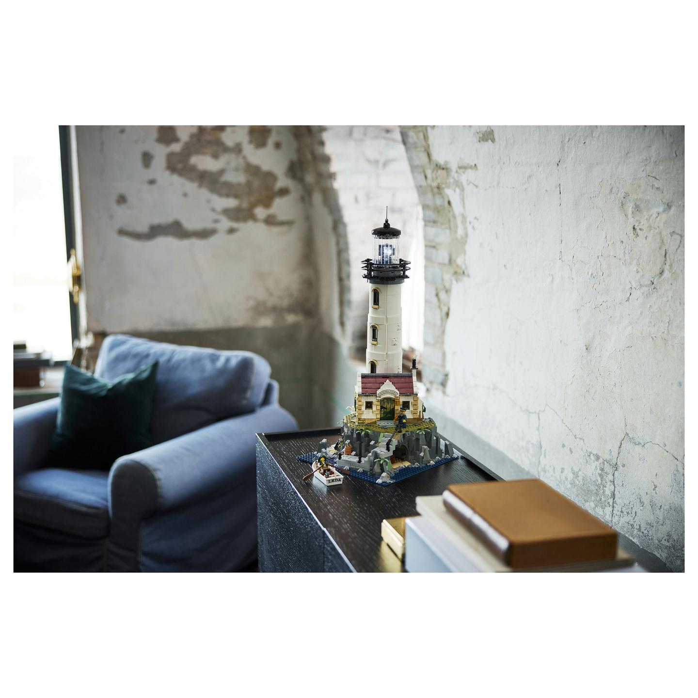 LEGO Ideas Motorised Lighthouse 21335 - 28