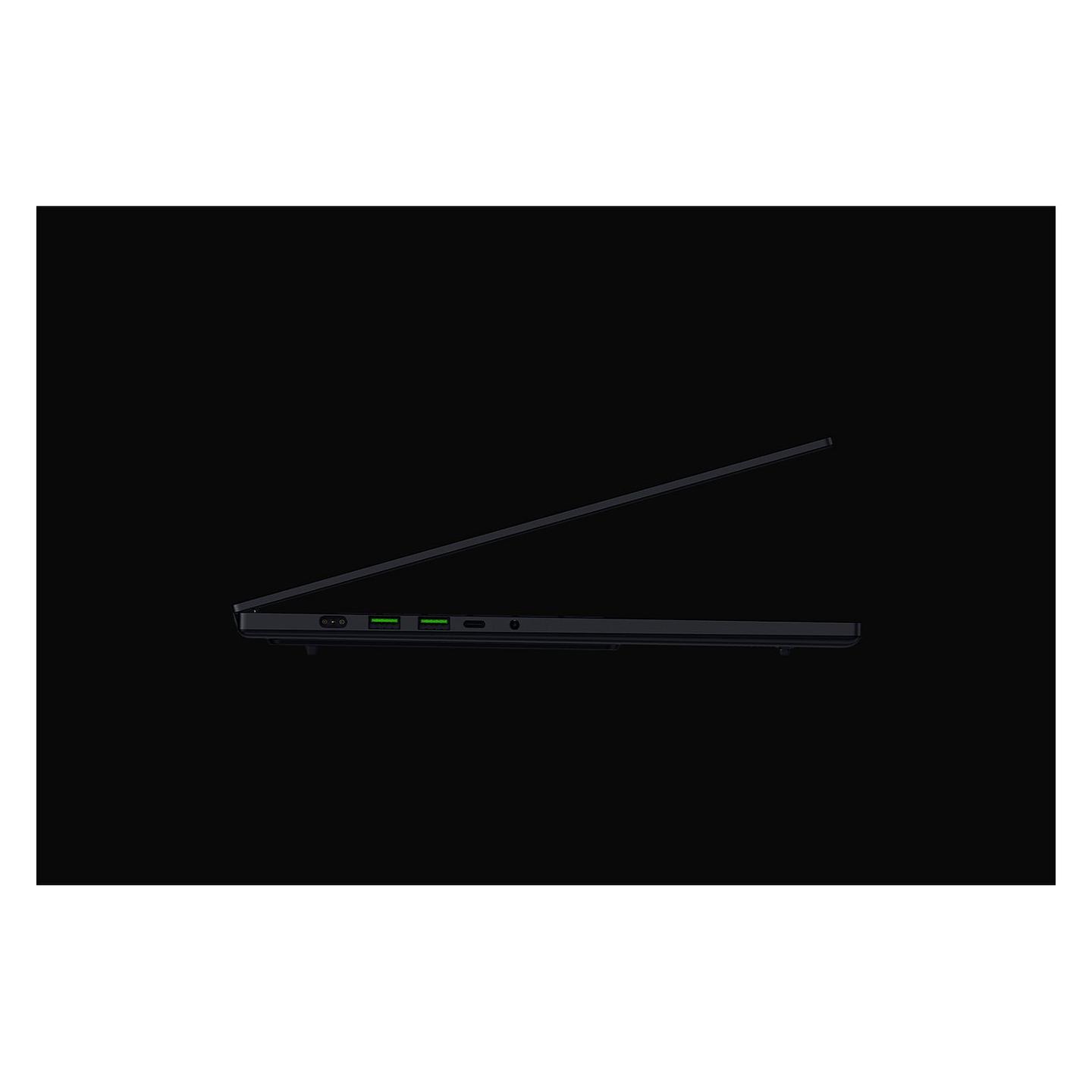 Laptop Gaming Razer Blade 16 / Core Ultra 9 386H / 32GB LPDDR5x / 2TB / 16" WQXGA OLED 240Hz / RTX 5090 24GB - Zezë - 4