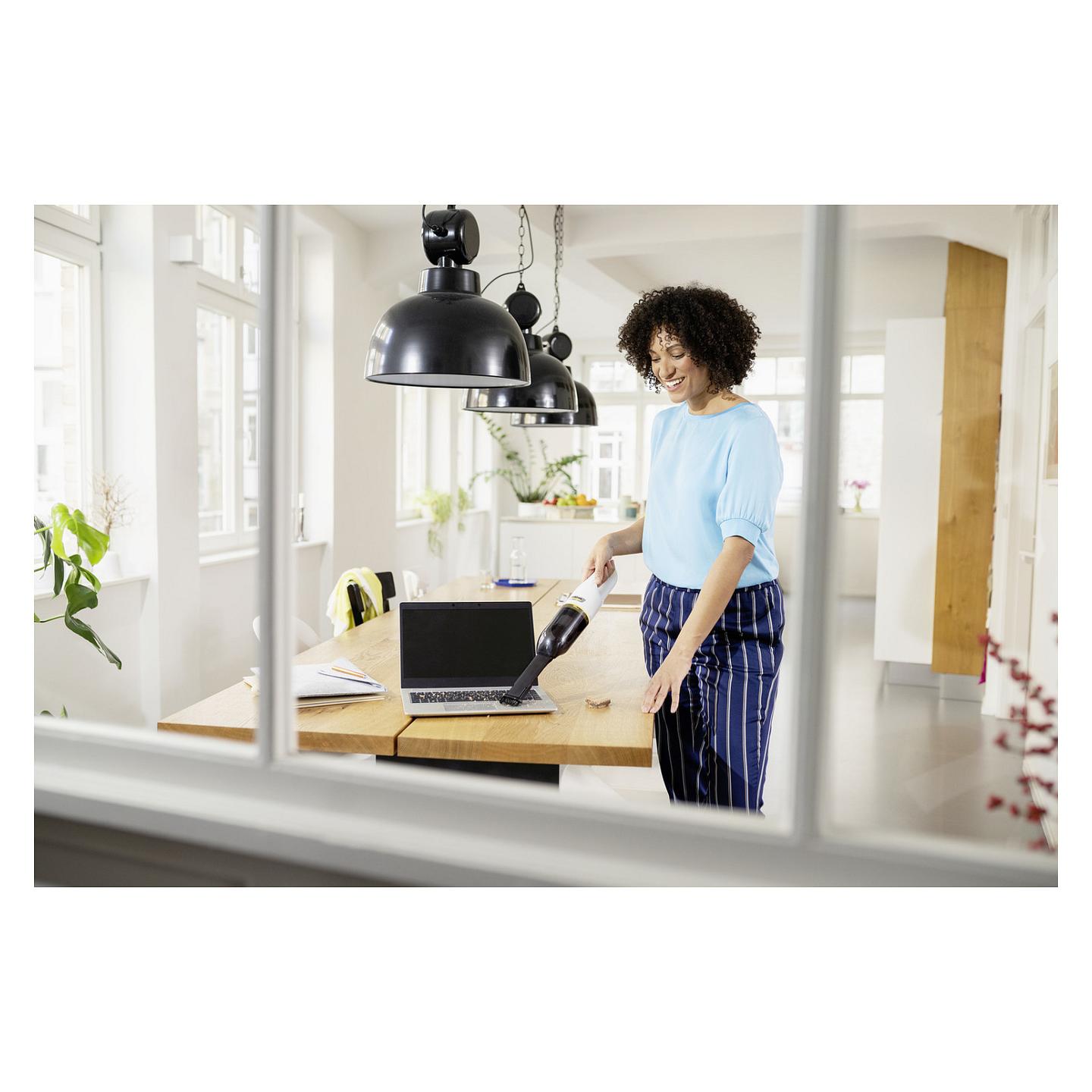 Fshesë me Vakum Kärcher CVH 2 / 70W / 0.15L / 10min / Li-Ion 7.2V / HEPA – Bardhë - 3