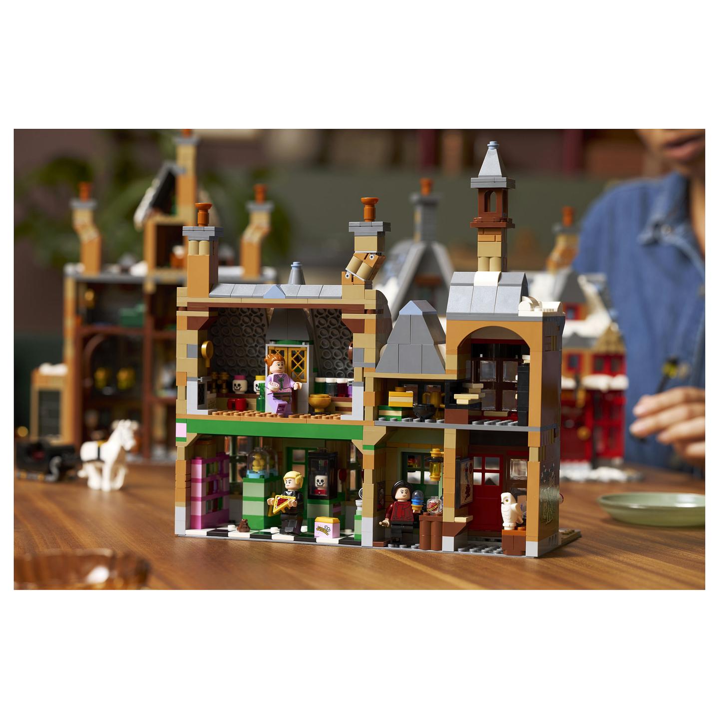 LEGO Harry Potter Hogsmeade Village – Collectors' Edition - 16