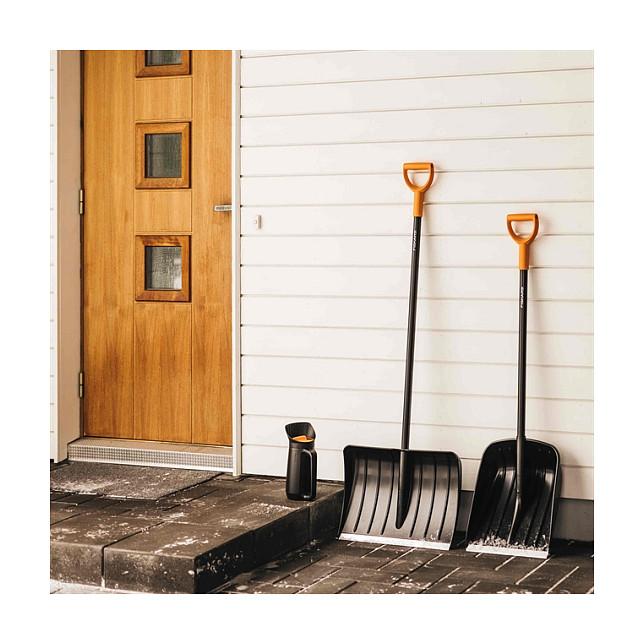 Shpërndarës Manual për Kopsht Fiskars Solid 1057076, 2.3L, 3 Nivele Dozimi - Zezë/Portokalli - 9