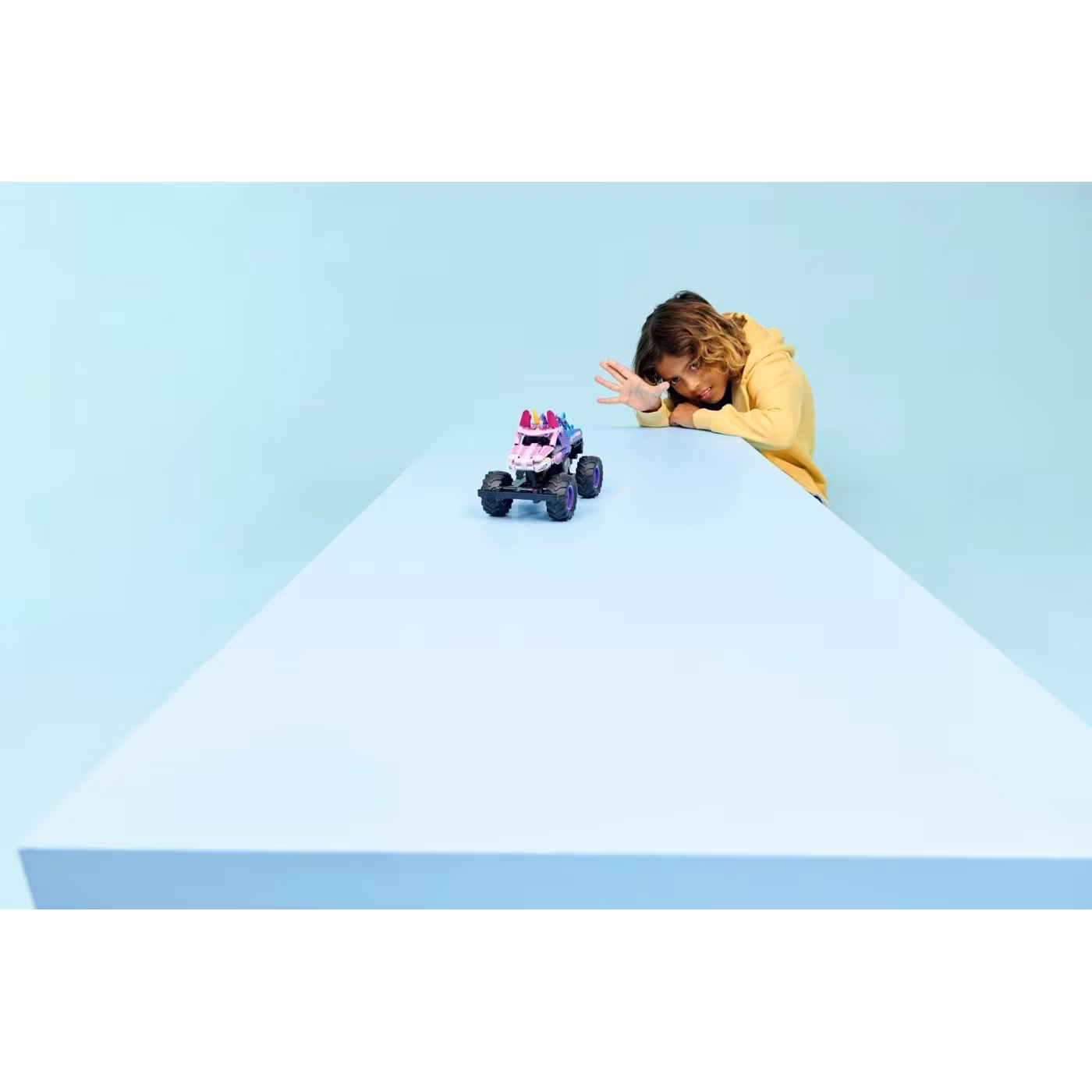 LEGO Technic Monster Jam Sparkle Smash Pull-Back 42220 - 7