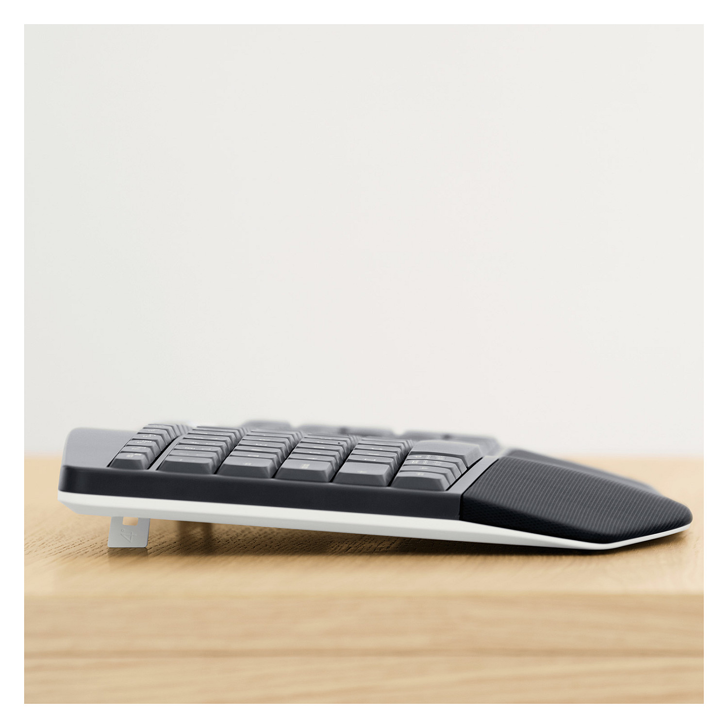 Combo (TastierĂ«&Maus) Logitech MK850 Performance Wireless Combo / Bluetooth + USB Unifying / 101 Taste / 8 Butona / Advanced Optical Tracking â ZezĂ« - 10