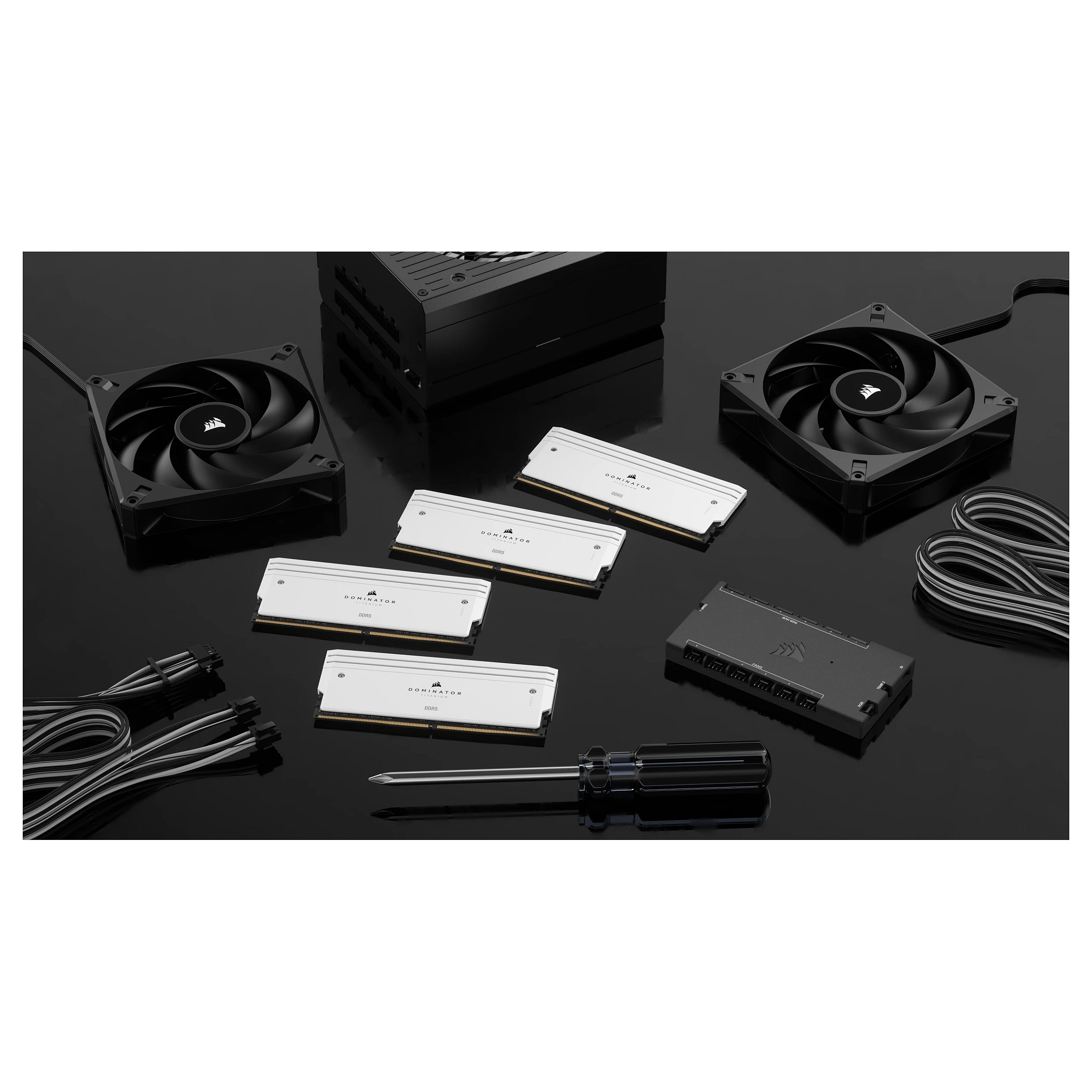 RAM Memorie DDR5 Corsair Dominator Titanium / 32GB (2x16GB) / DIMM / 6000MHz / CL30 - 12