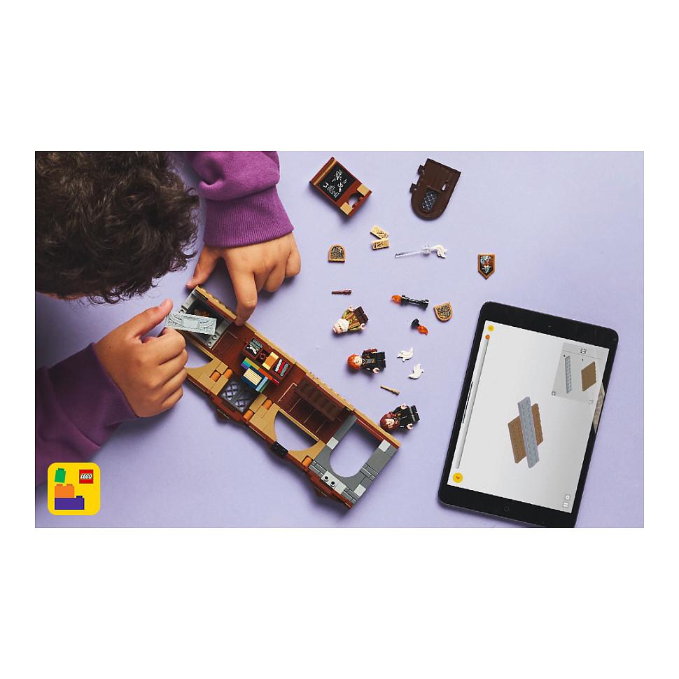 LEGO Harry Potter Hogwarts Castle: Charms Class - 21