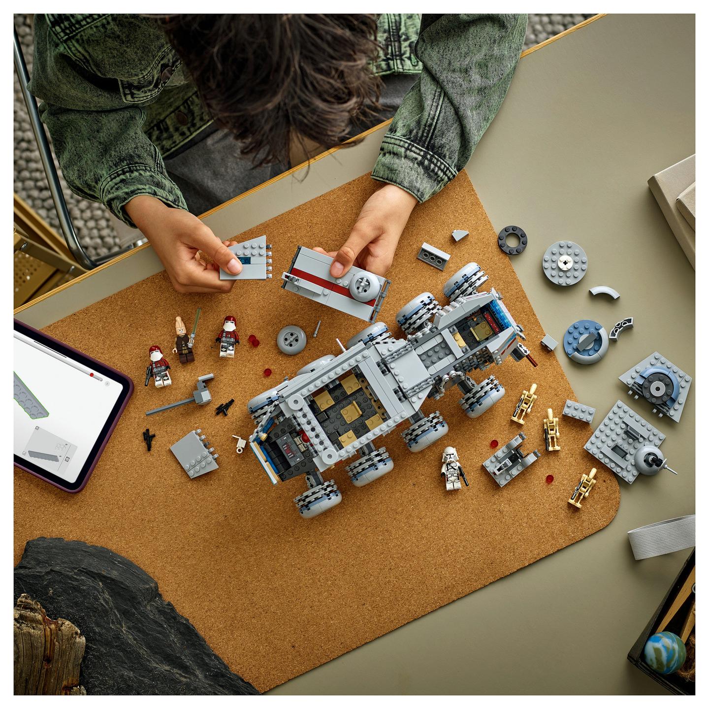 LEGO Star Wars Republic Juggernaut - 12